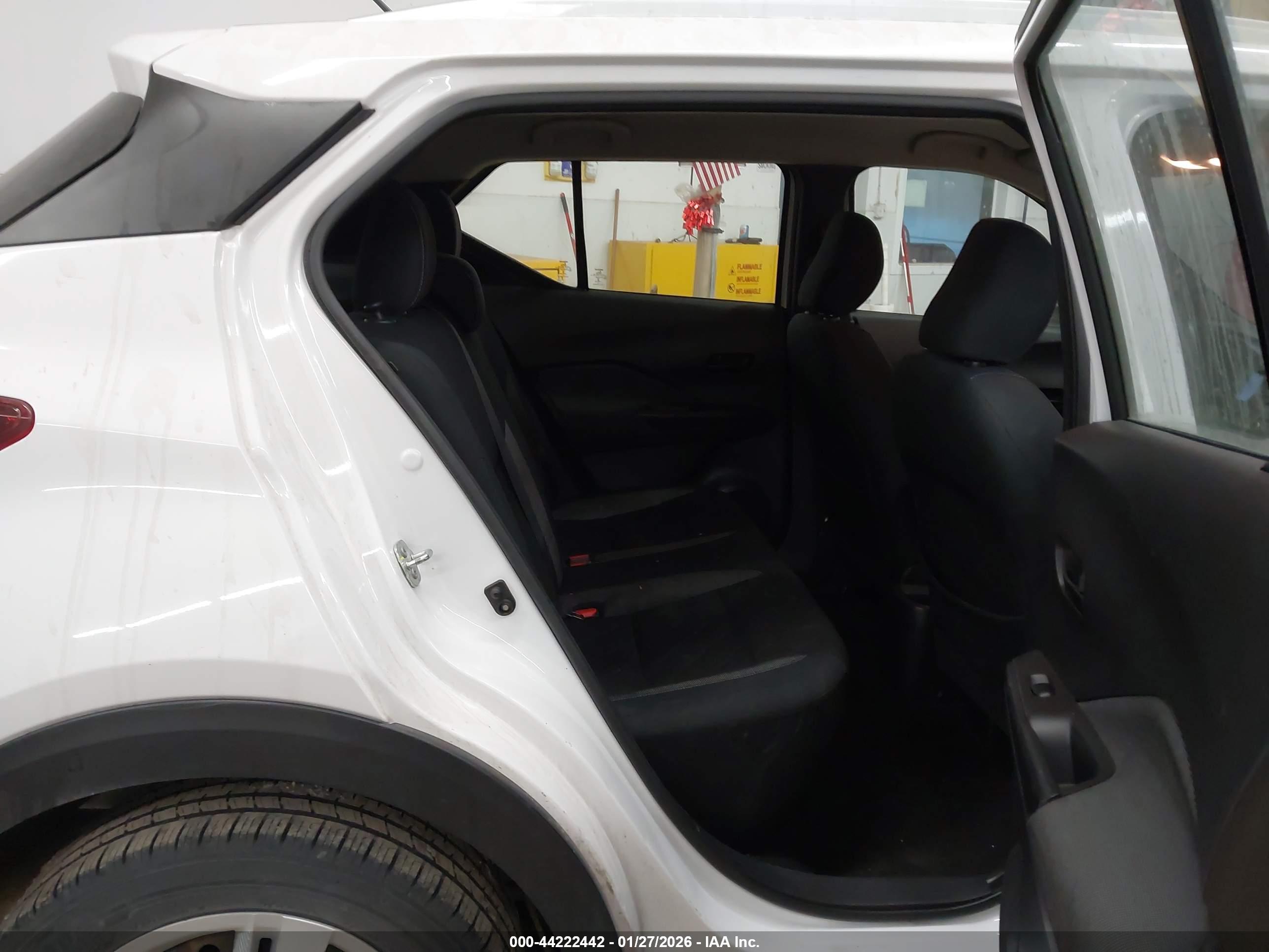 NISSAN KICKS image 8