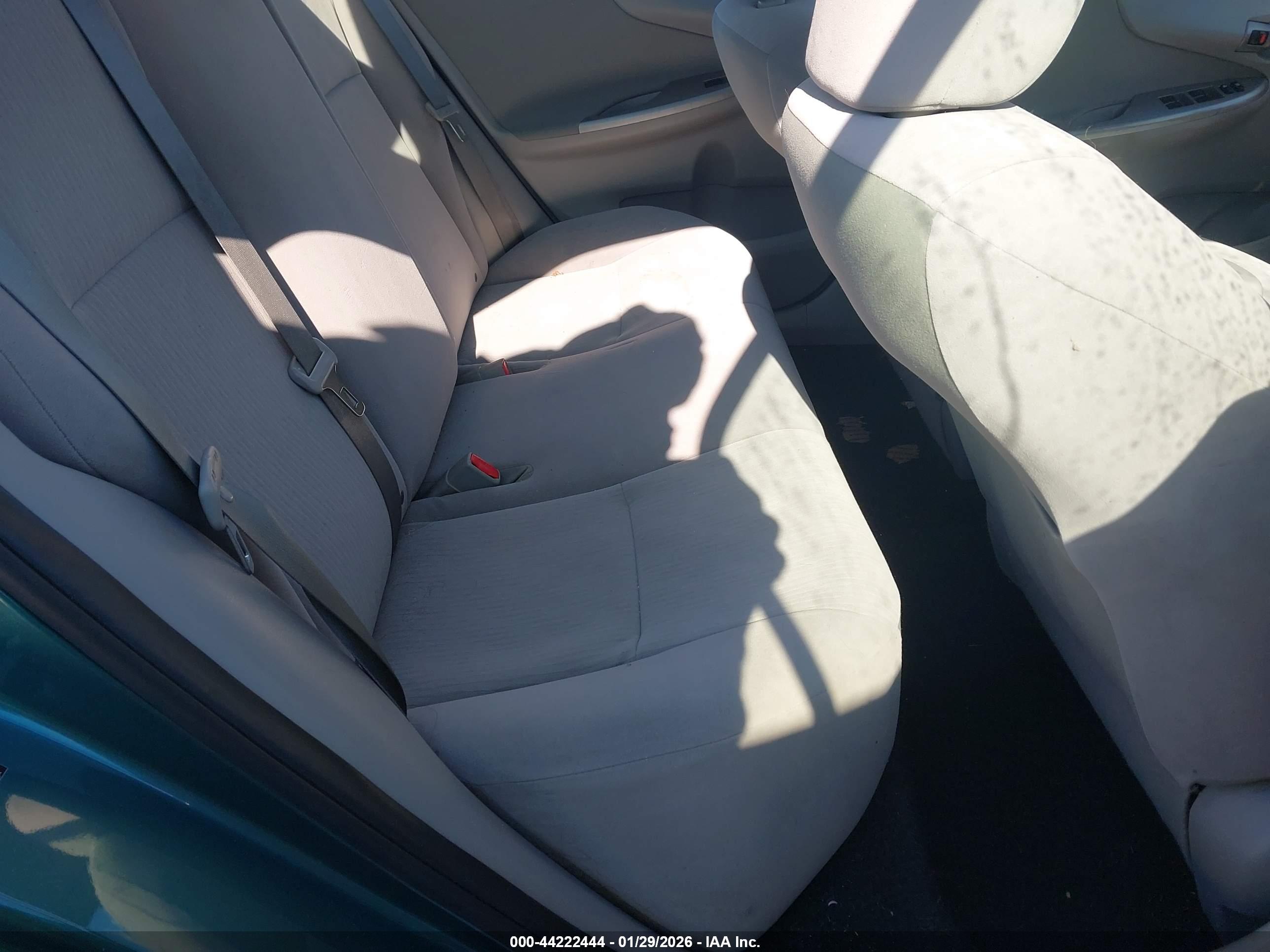 TOYOTA COROLLA image 8