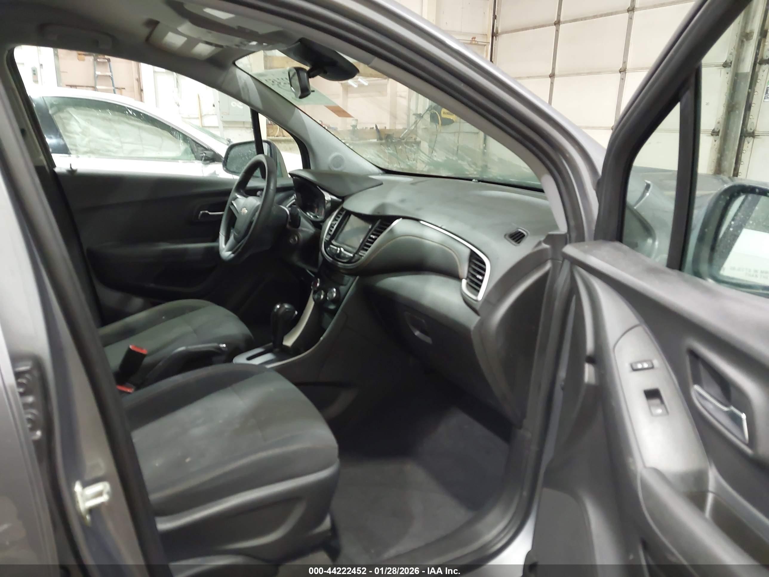 CHEVROLET TRAX image 5