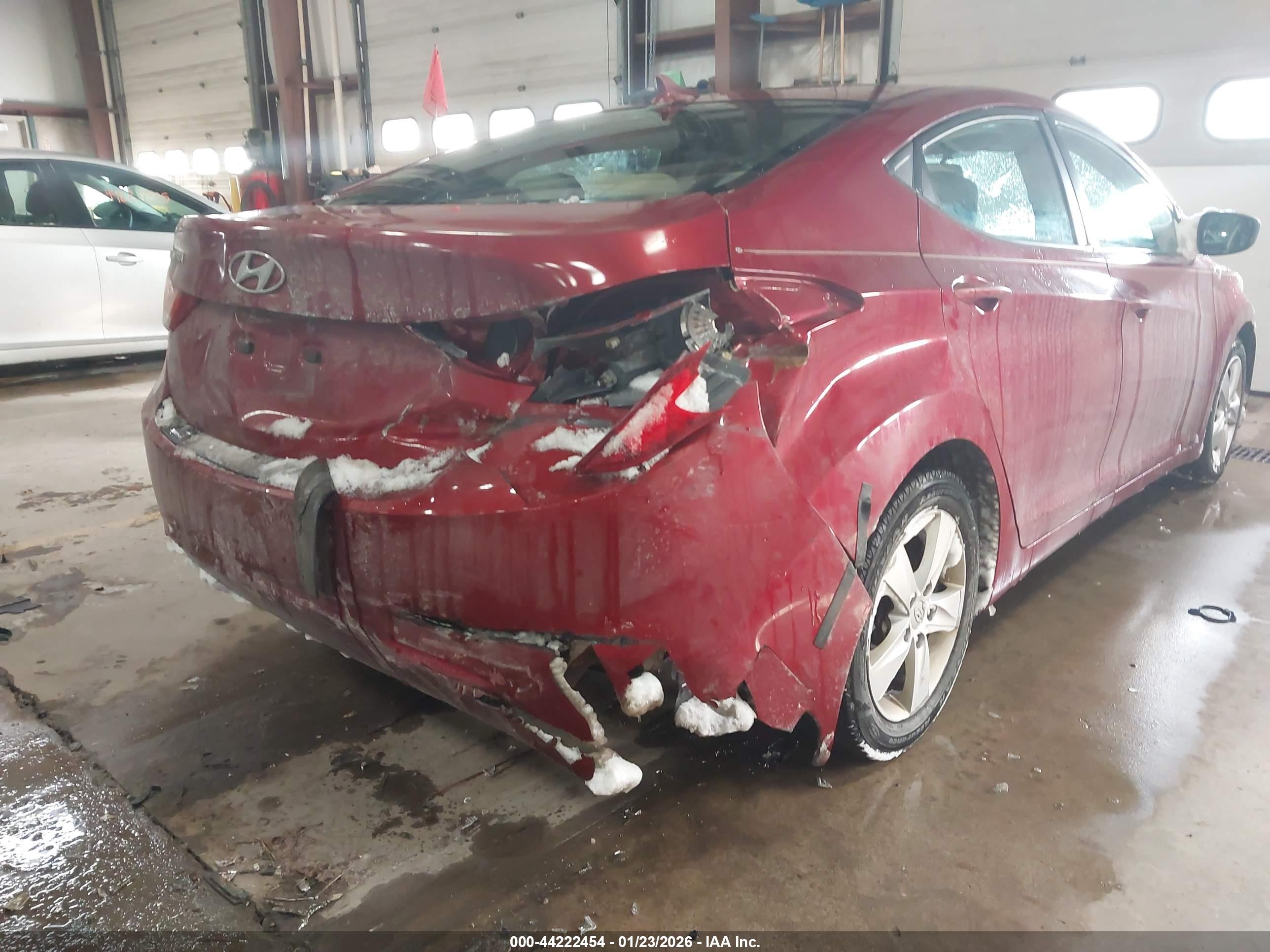 HYUNDAI ELANTRA image 6