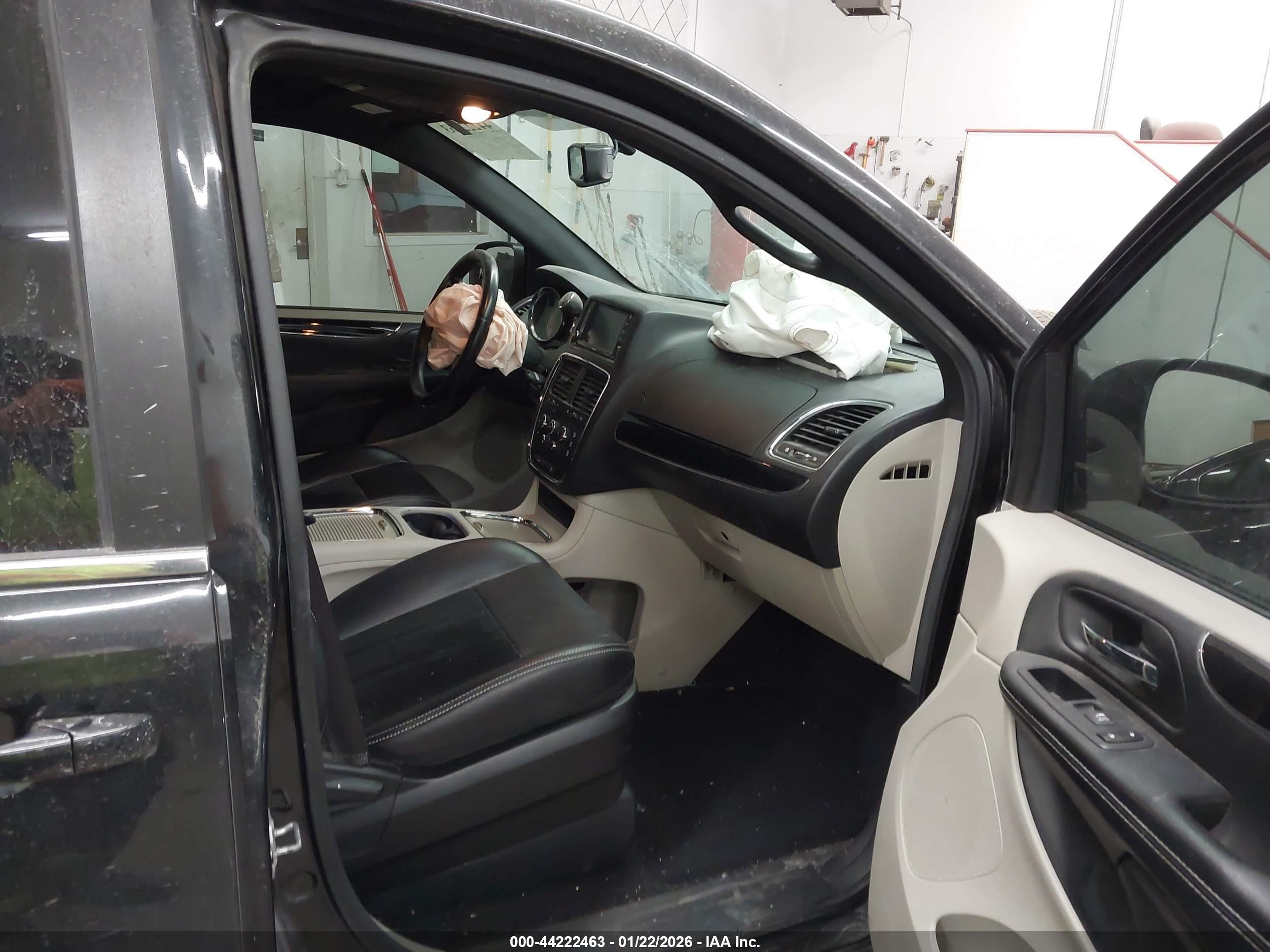 DODGE GRAND image 5