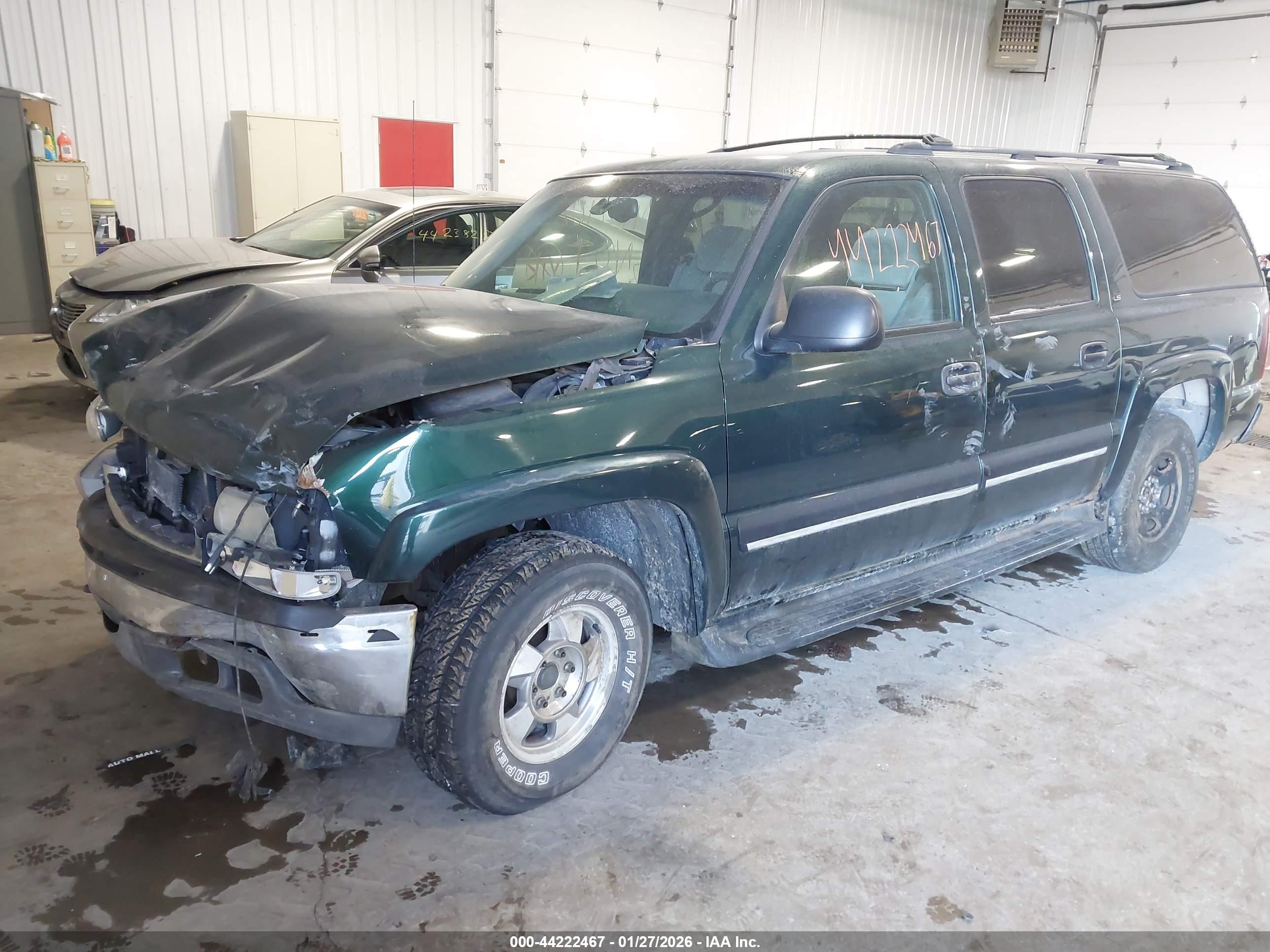 CHEVROLET SUBURBAN image 2