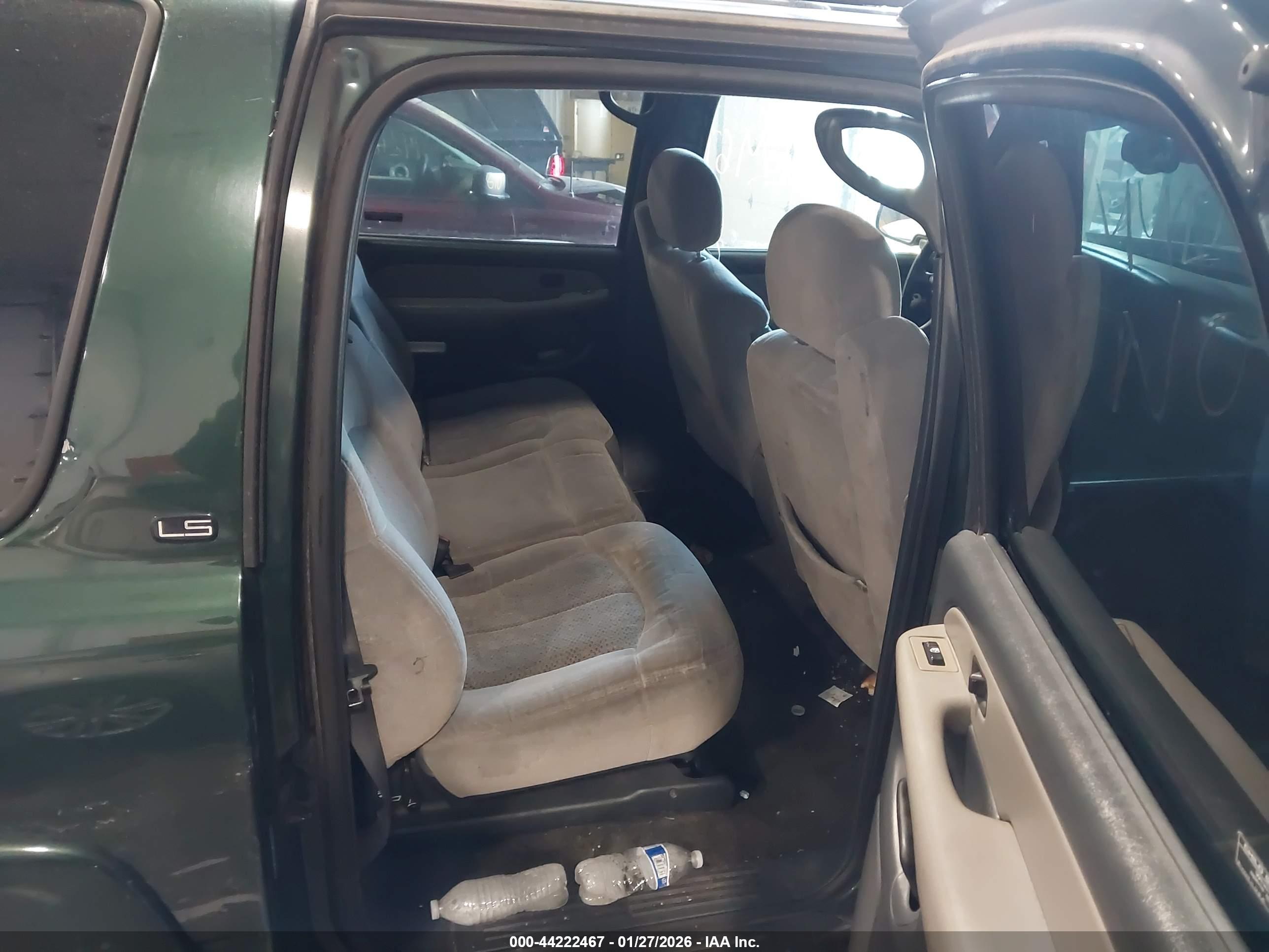 CHEVROLET SUBURBAN image 8