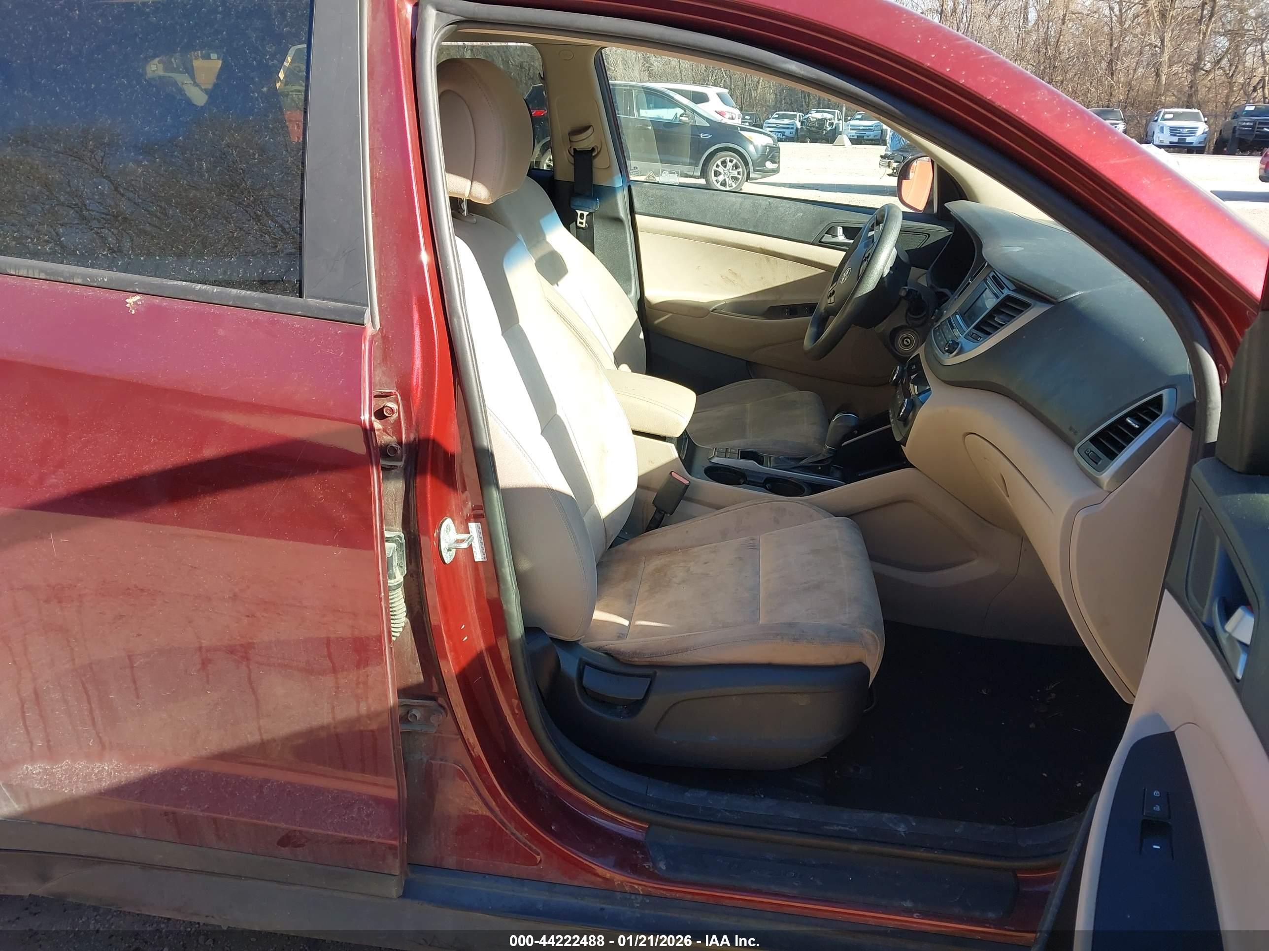 HYUNDAI TUCSON image 5