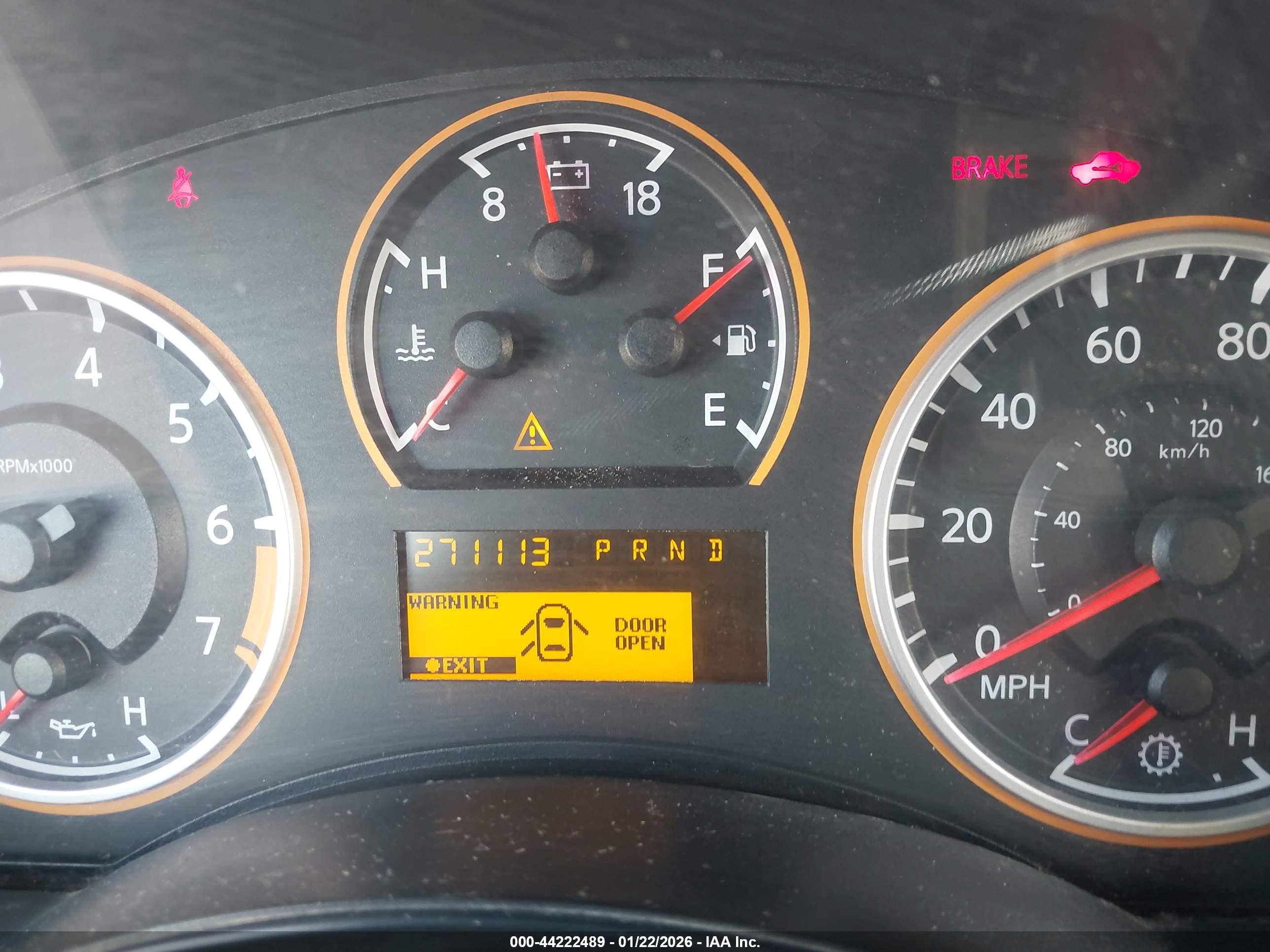 NISSAN TITAN image 7