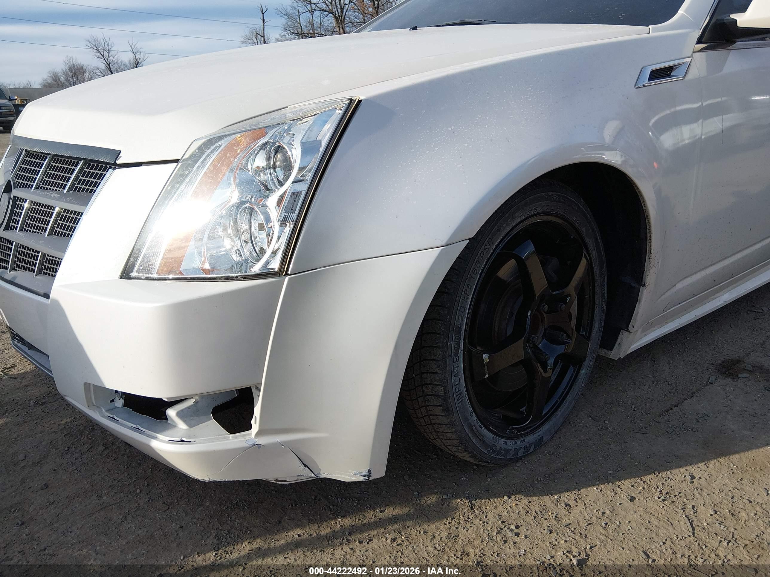 CADILLAC CTS image 6