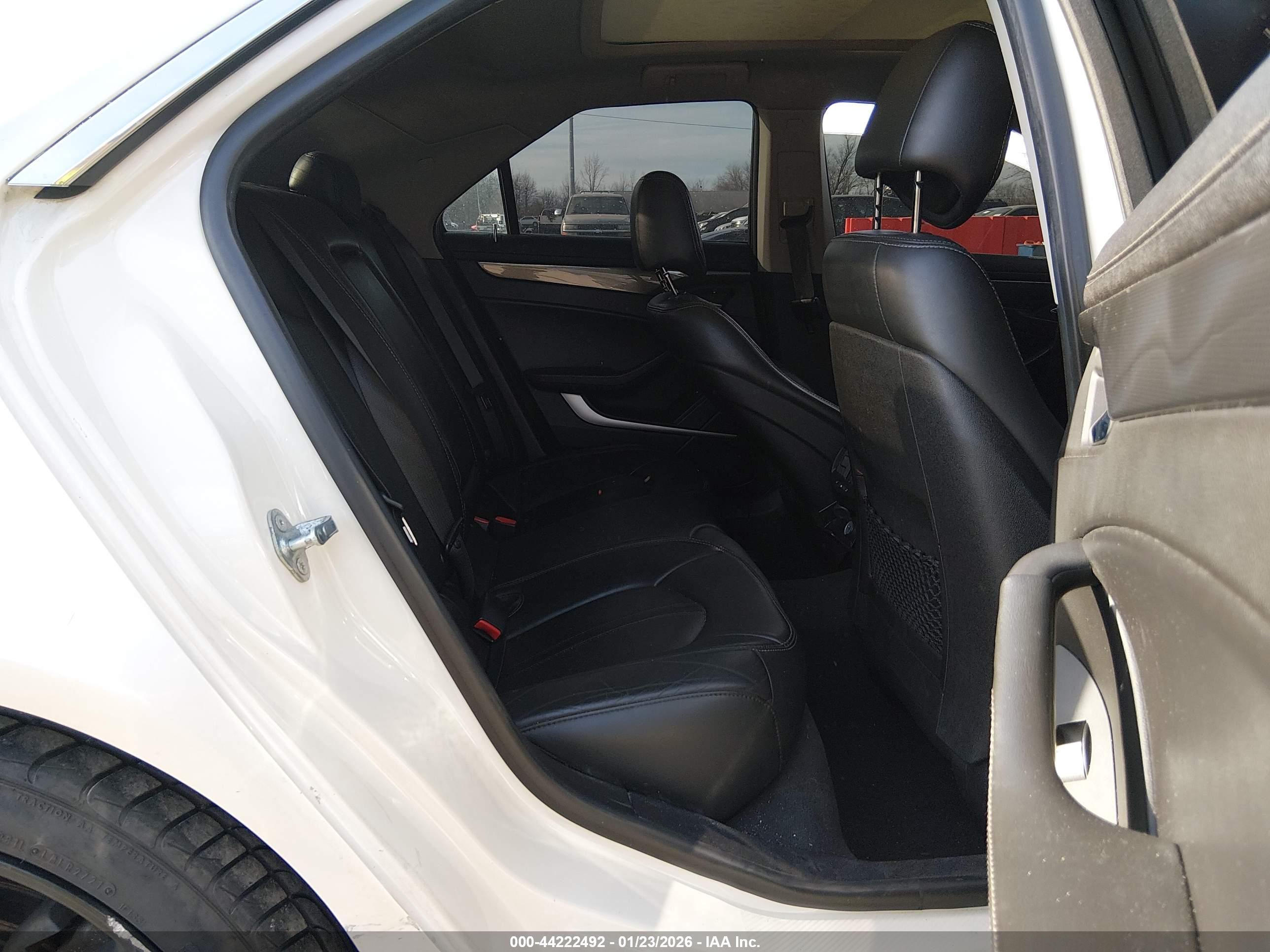 CADILLAC CTS image 8
