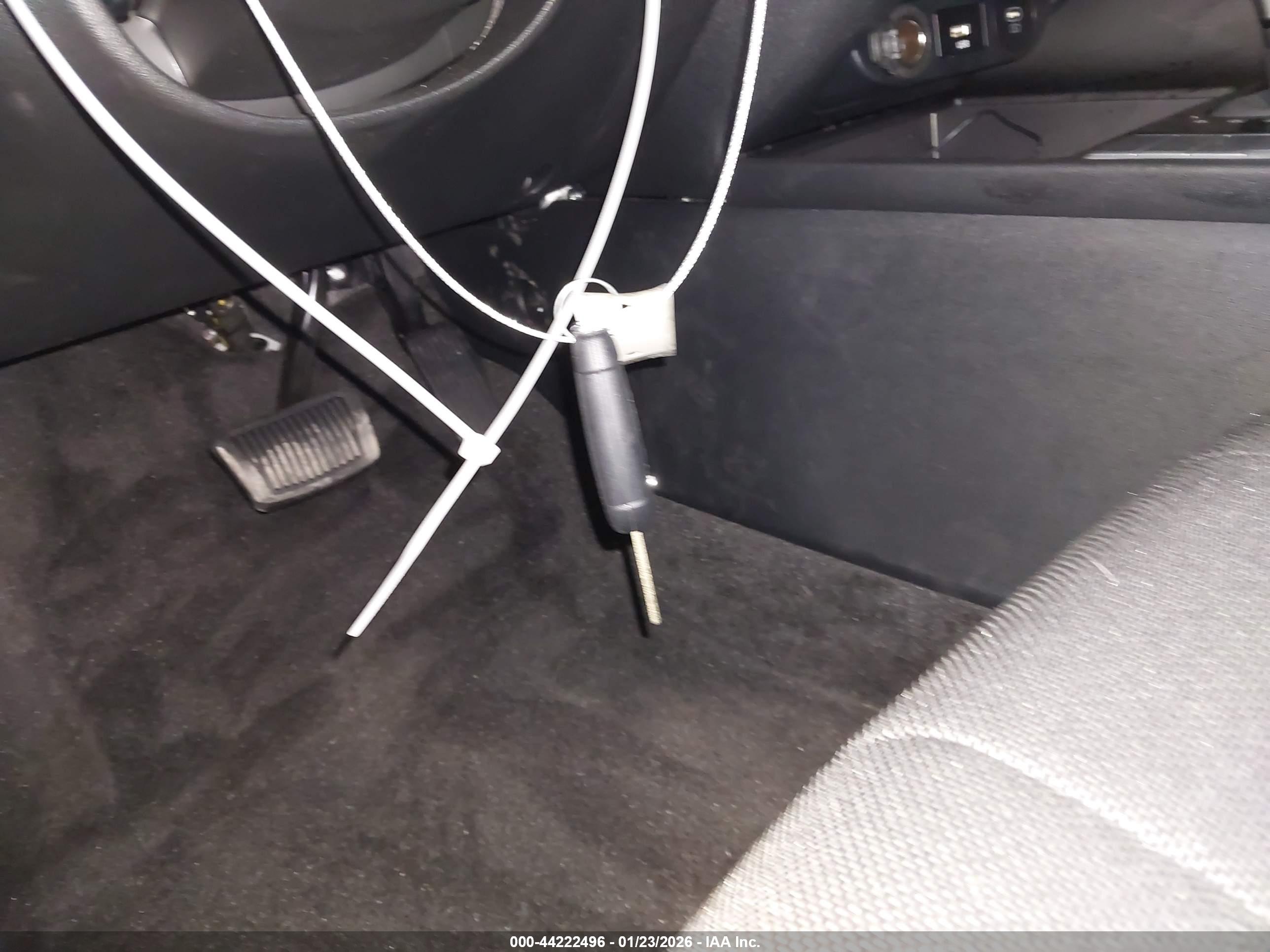 HYUNDAI ELANTRA image 11