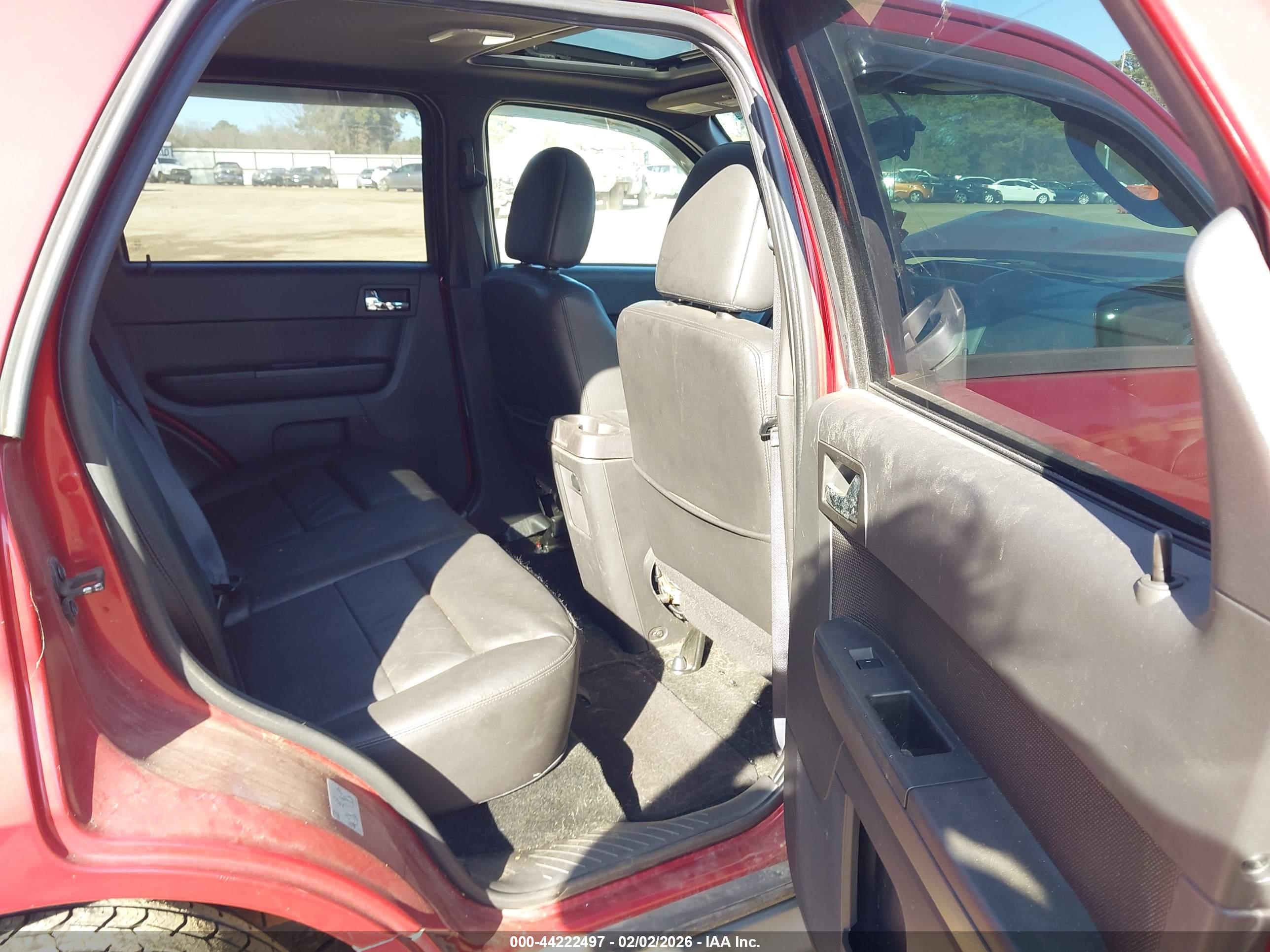 FORD ESCAPE image 8