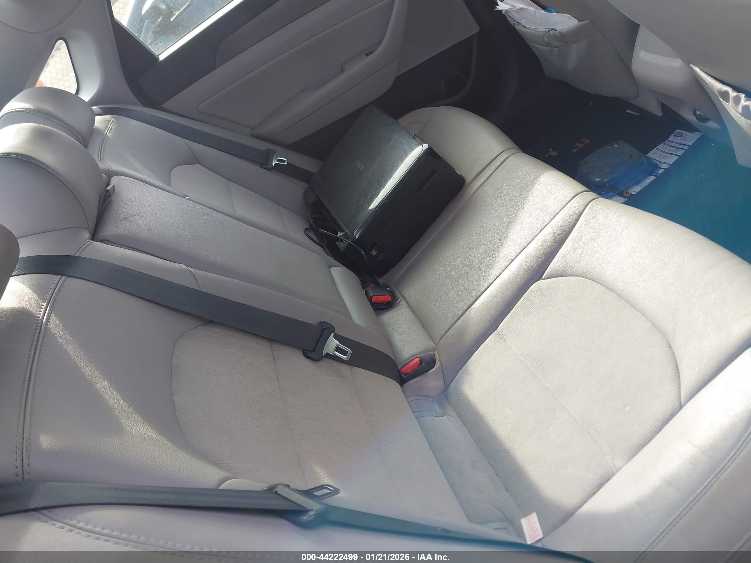 HYUNDAI SONATA image 8