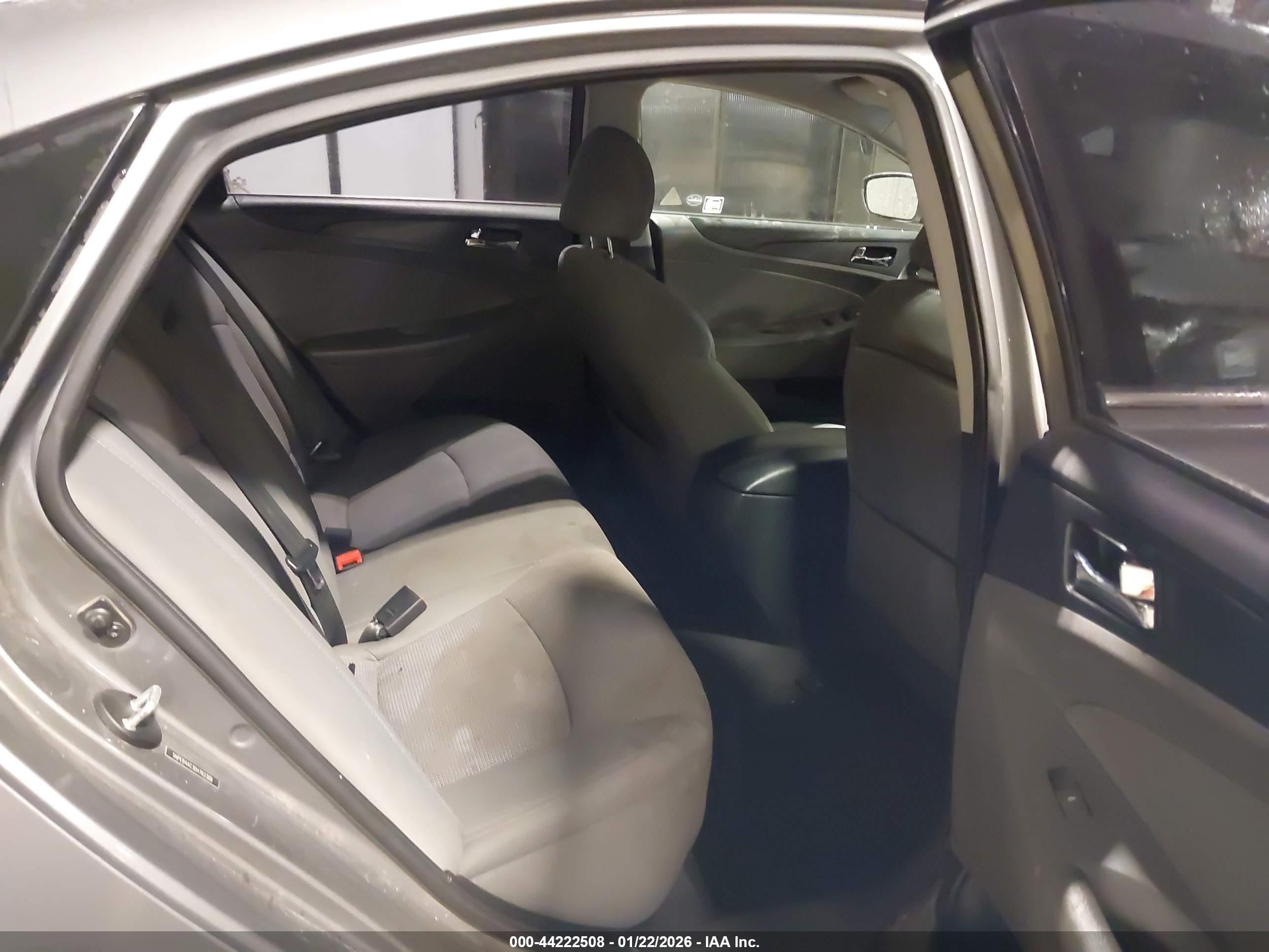 HYUNDAI SONATA image 8