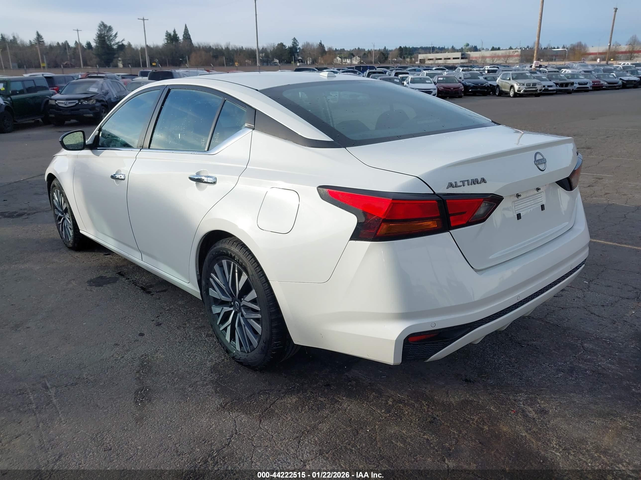 NISSAN ALTIMA image 3