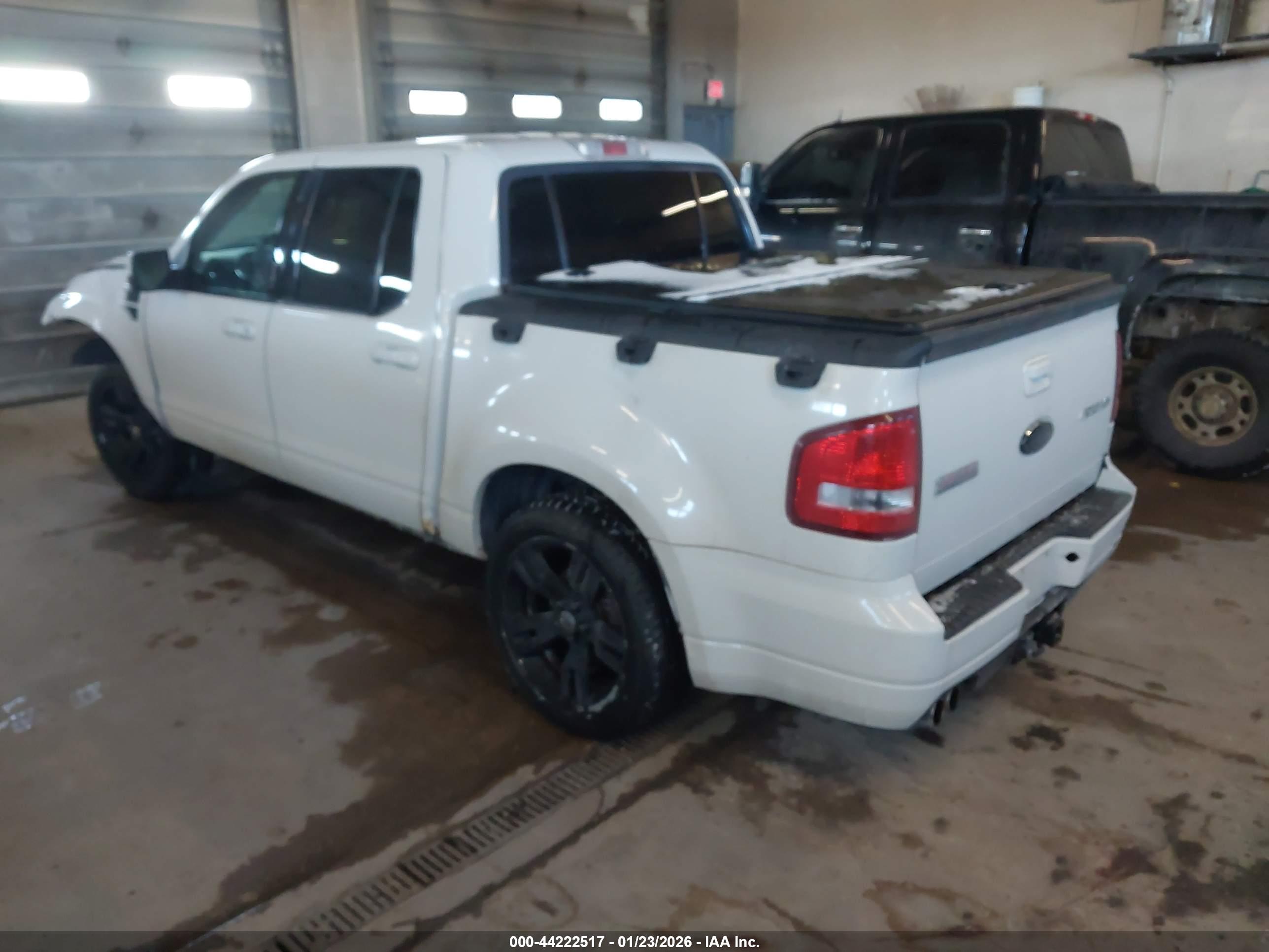 FORD EXPLORER image 3