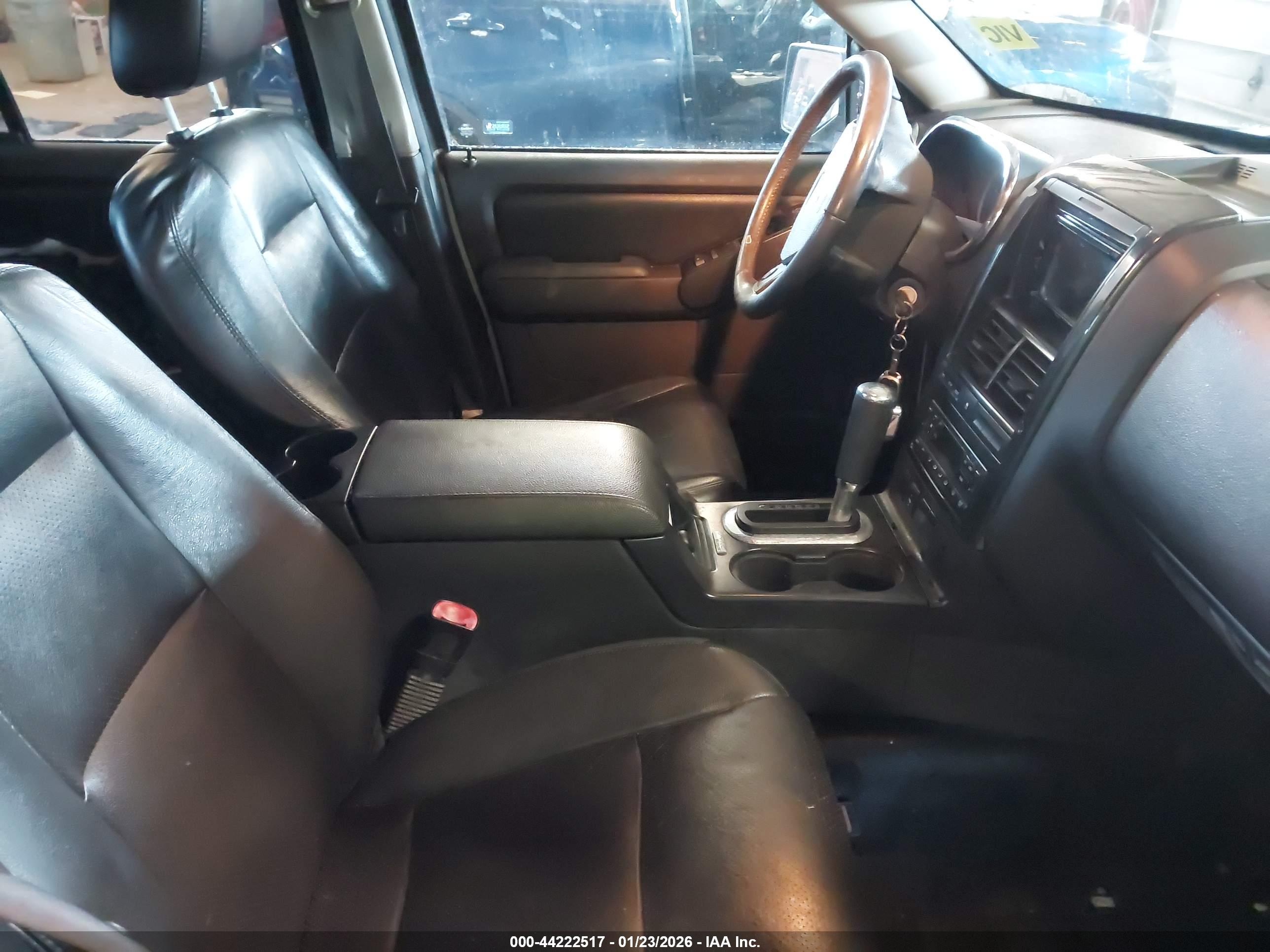 FORD EXPLORER image 5