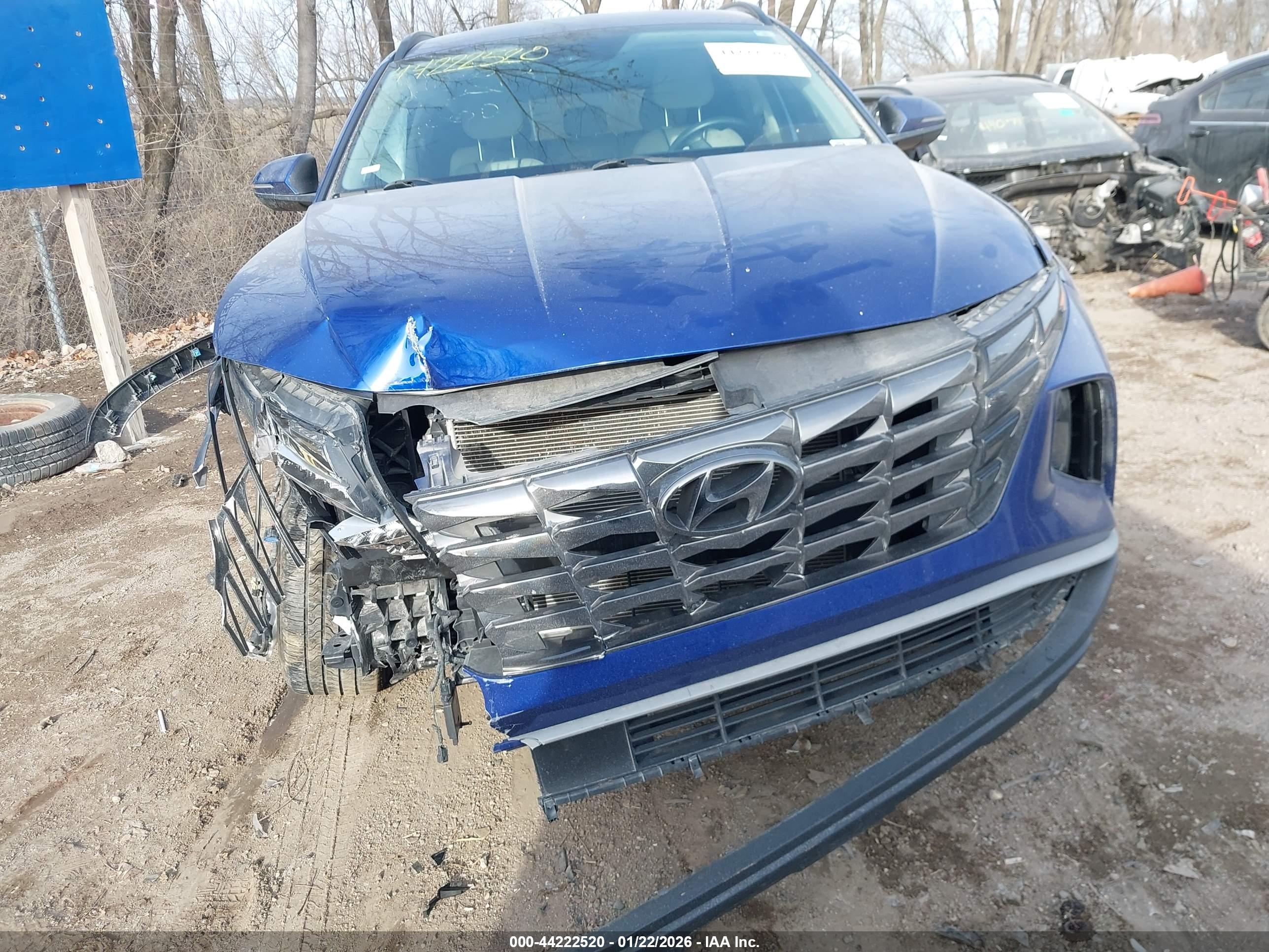 HYUNDAI TUCSON image 6