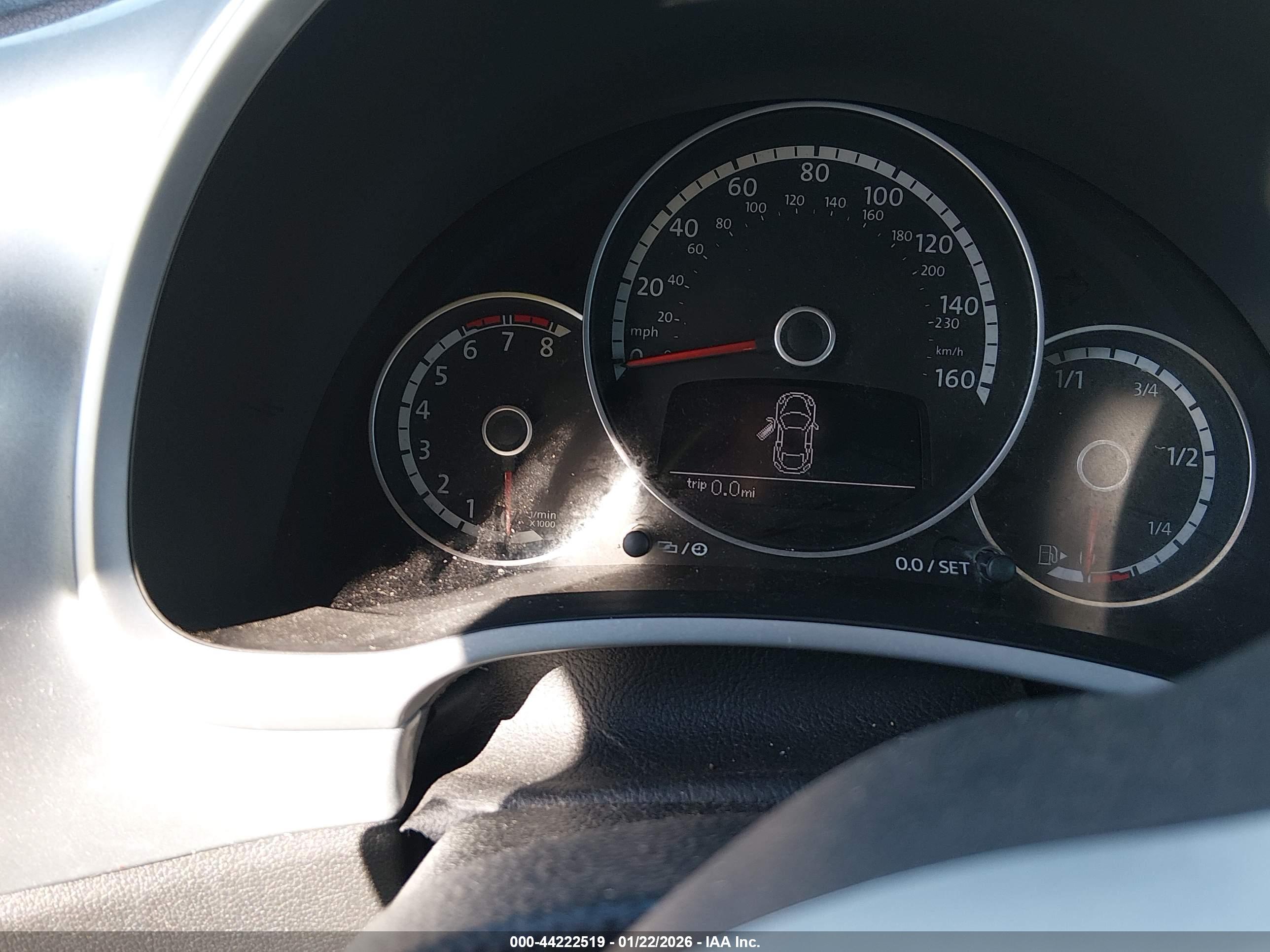 VOLKSWAGEN BEETLE image 7