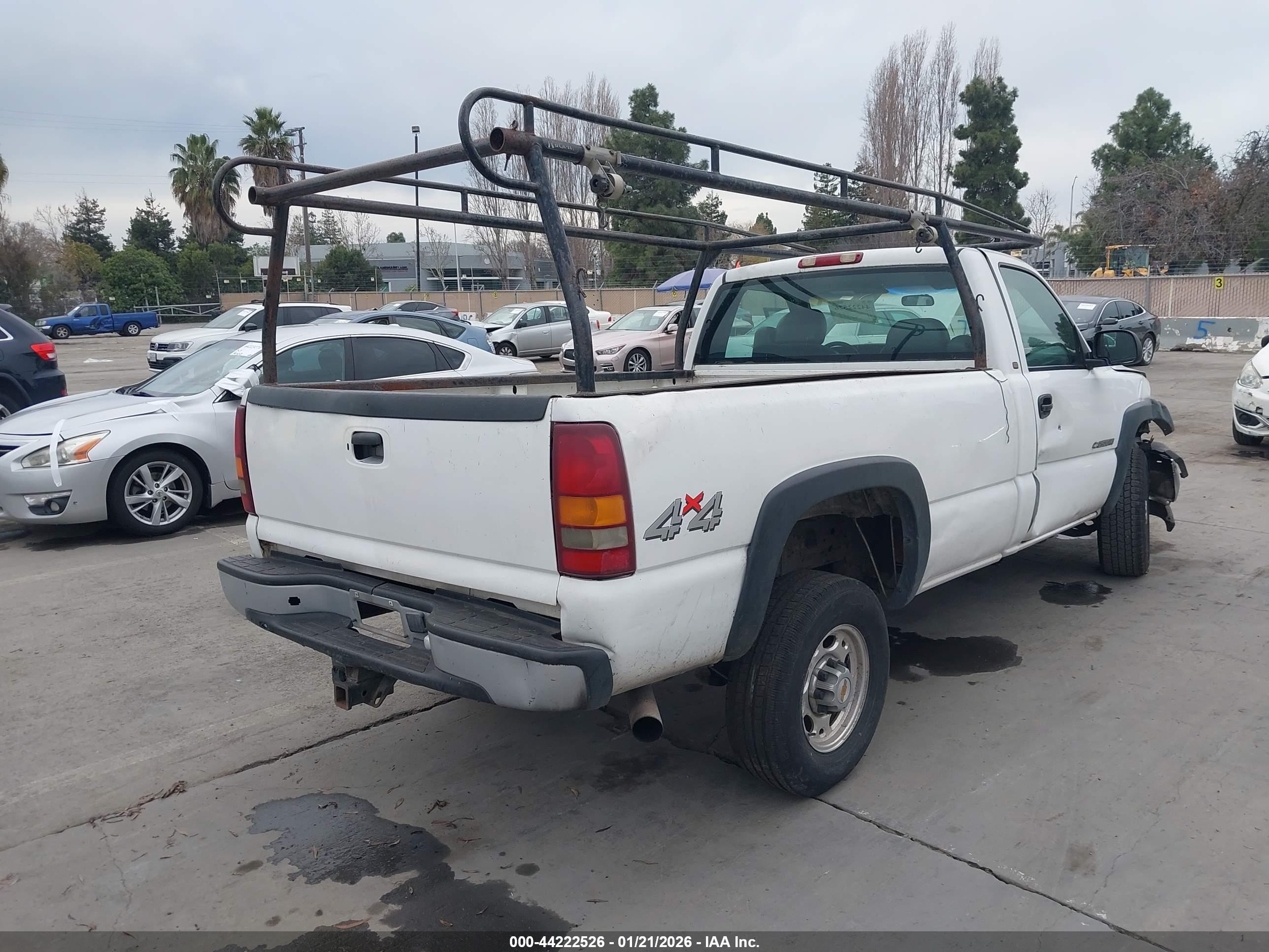 CHEVROLET SILVERADO image 4