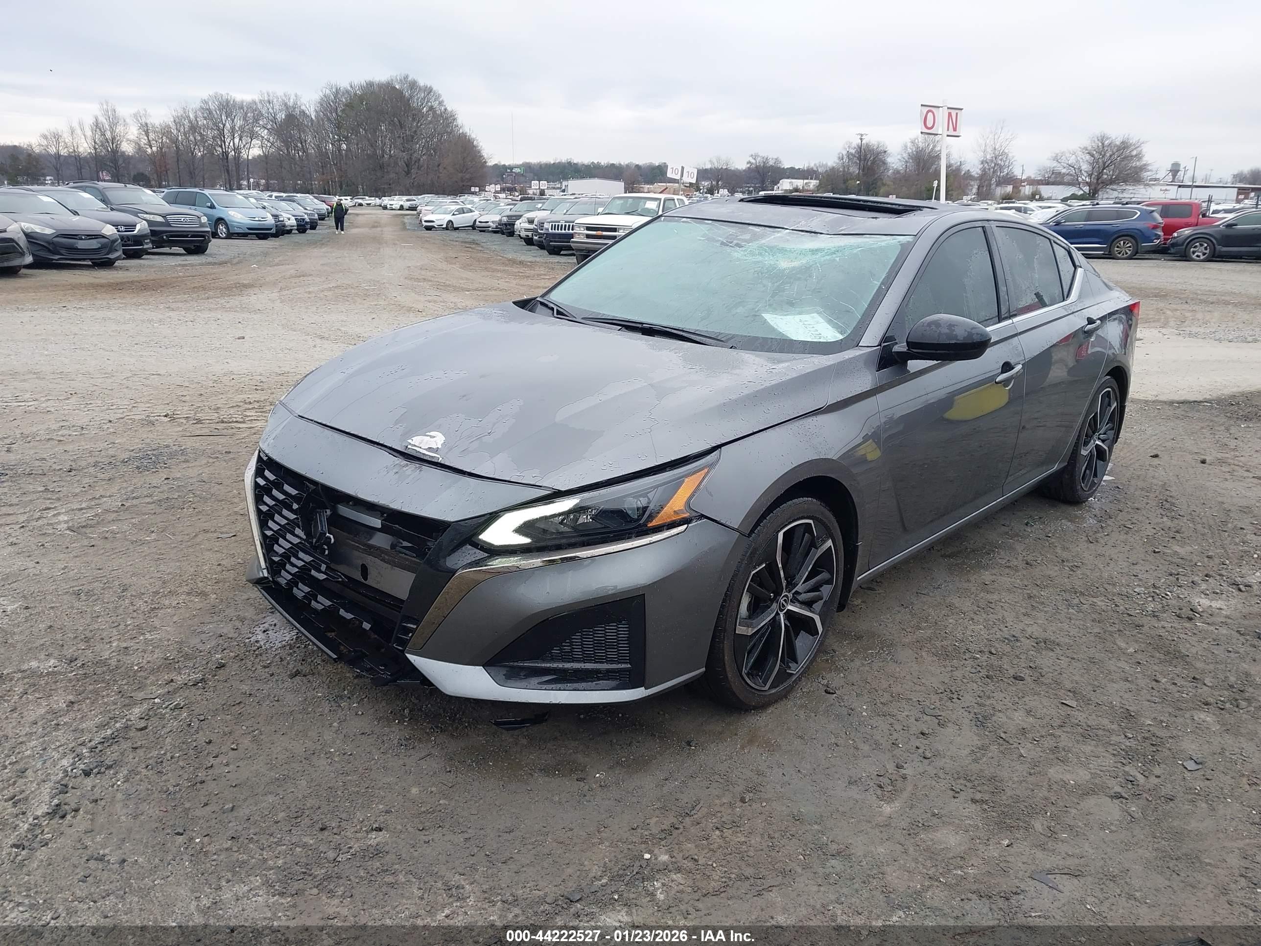 NISSAN ALTIMA image 2