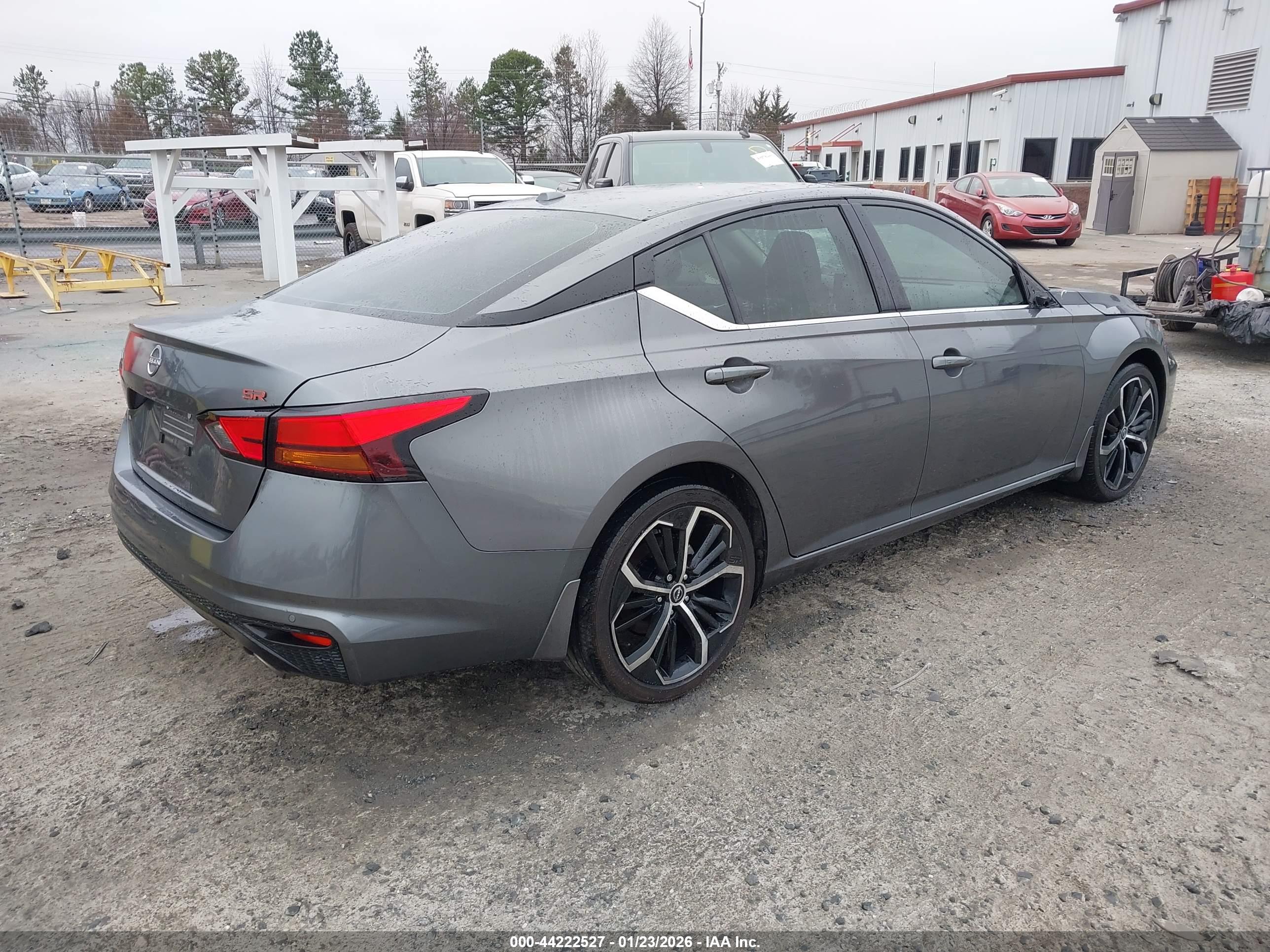 NISSAN ALTIMA image 4