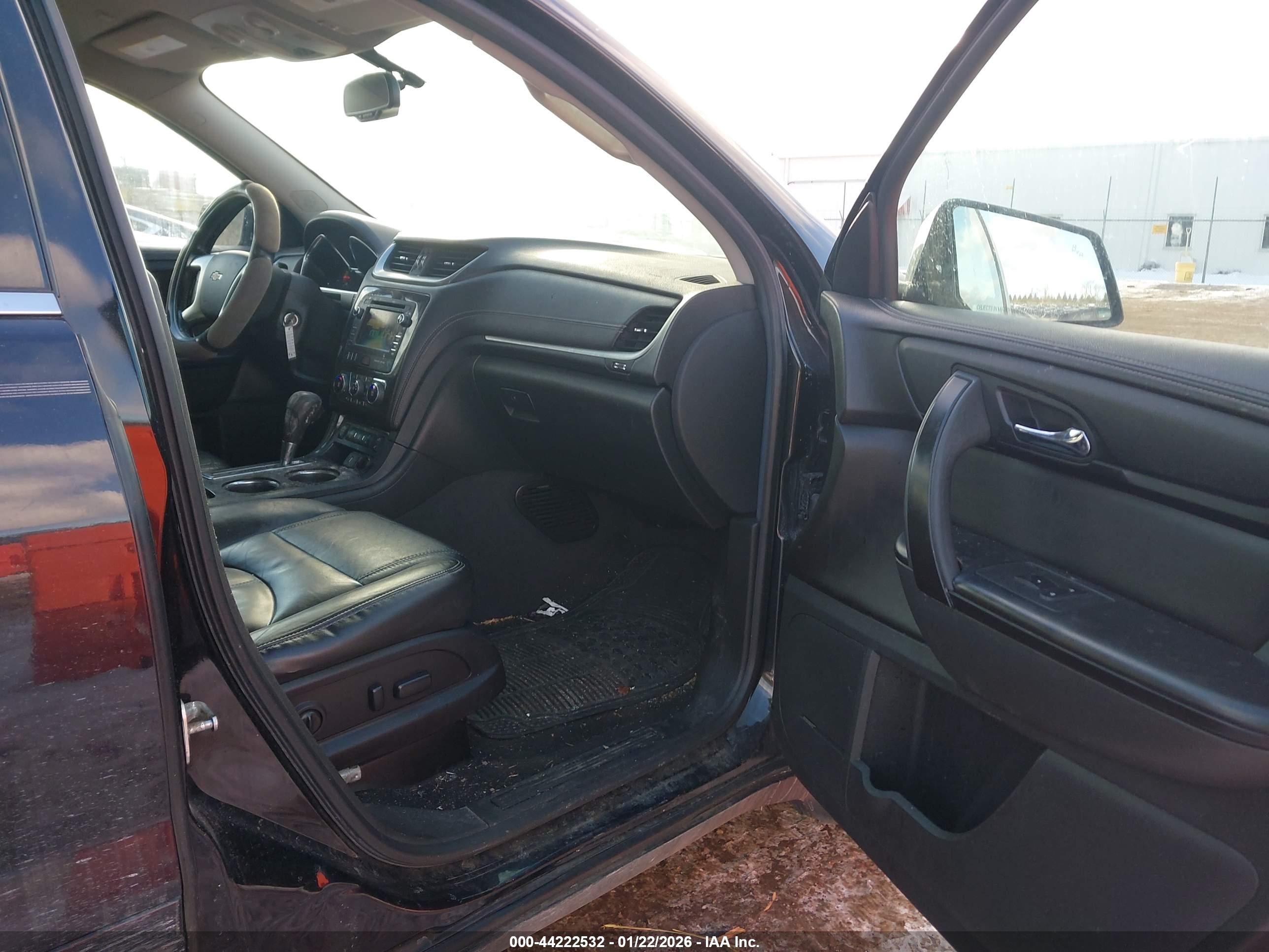CHEVROLET TRAVERSE image 5