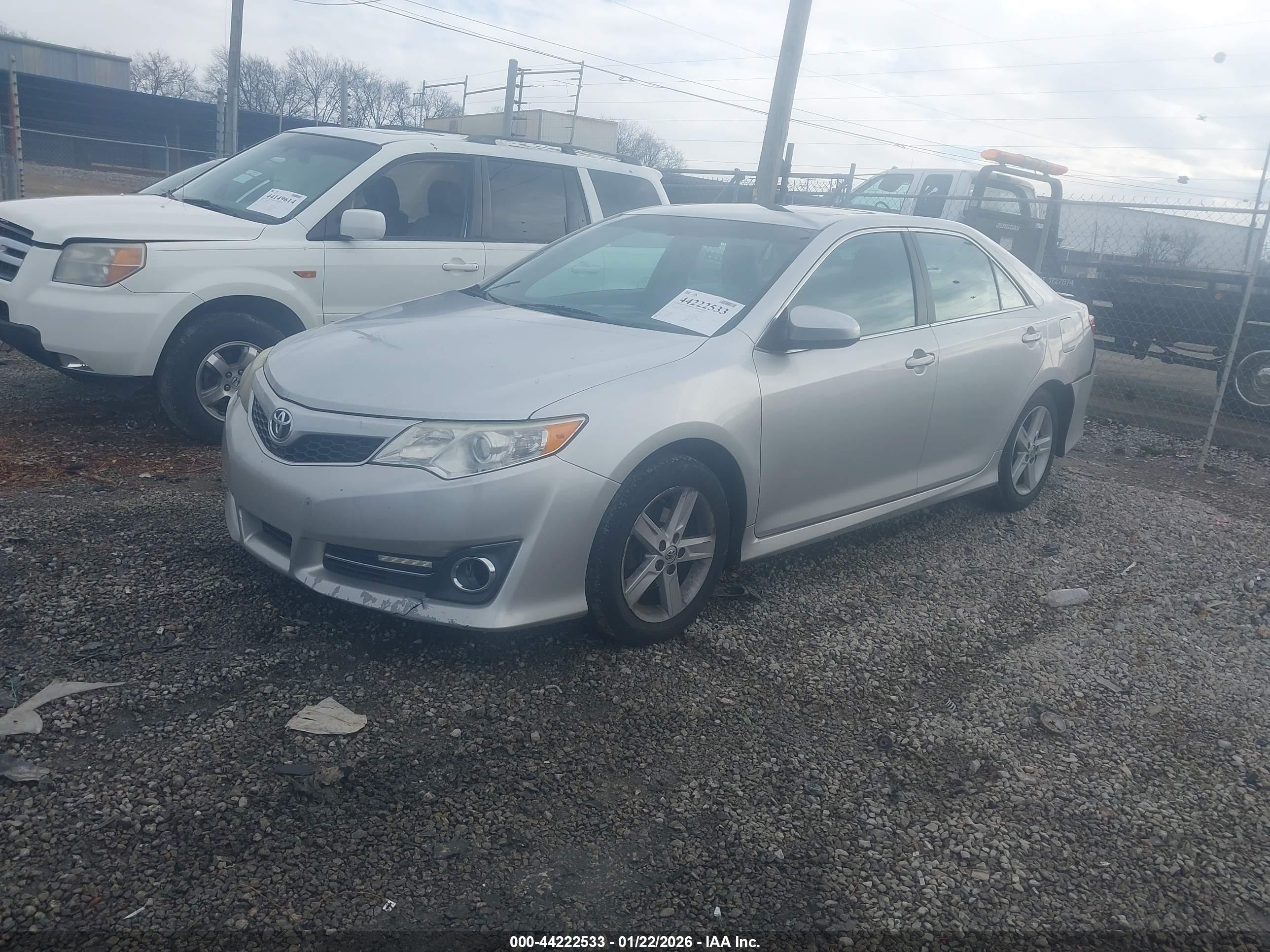 TOYOTA CAMRY image 2