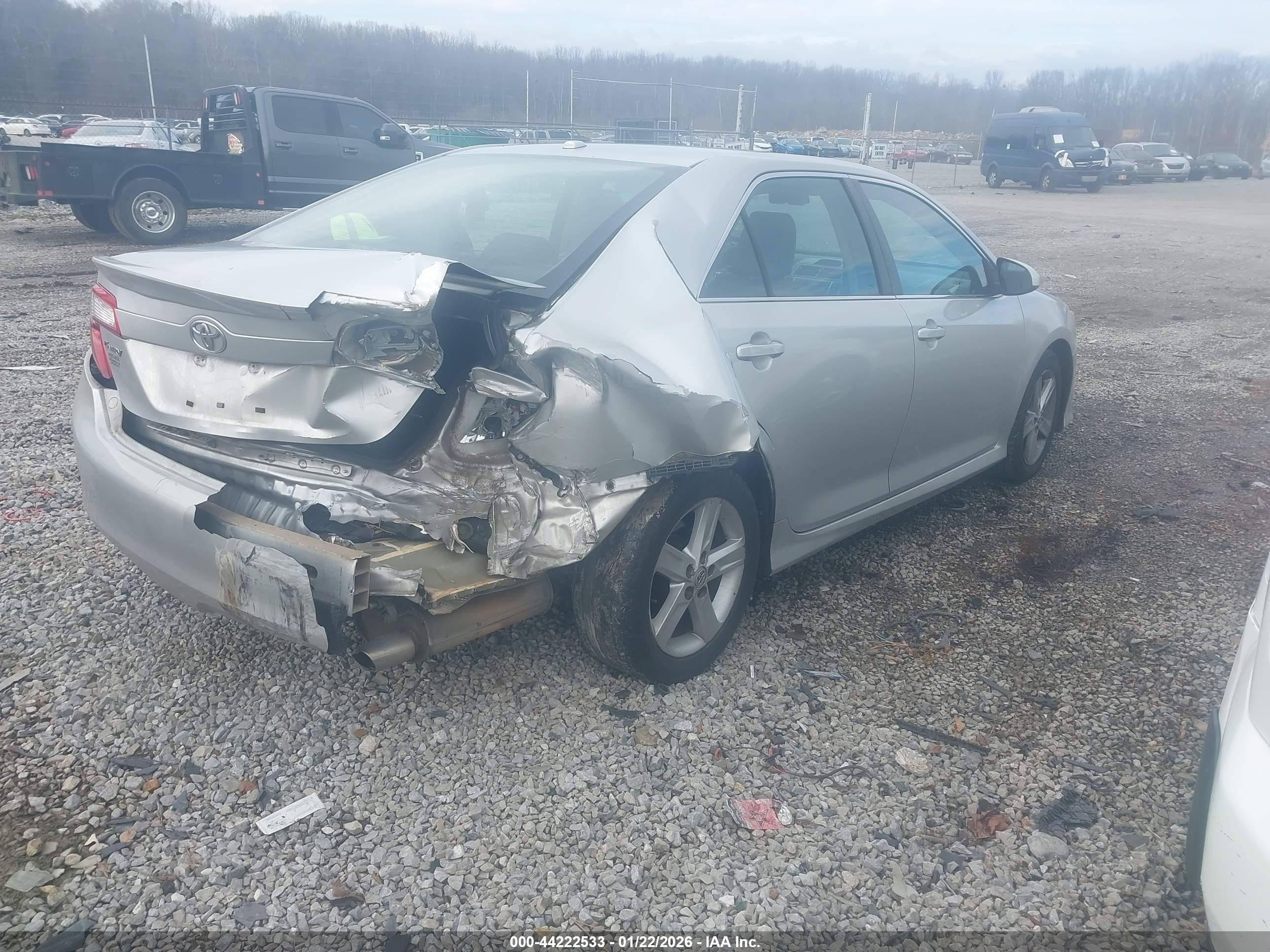 TOYOTA CAMRY image 4
