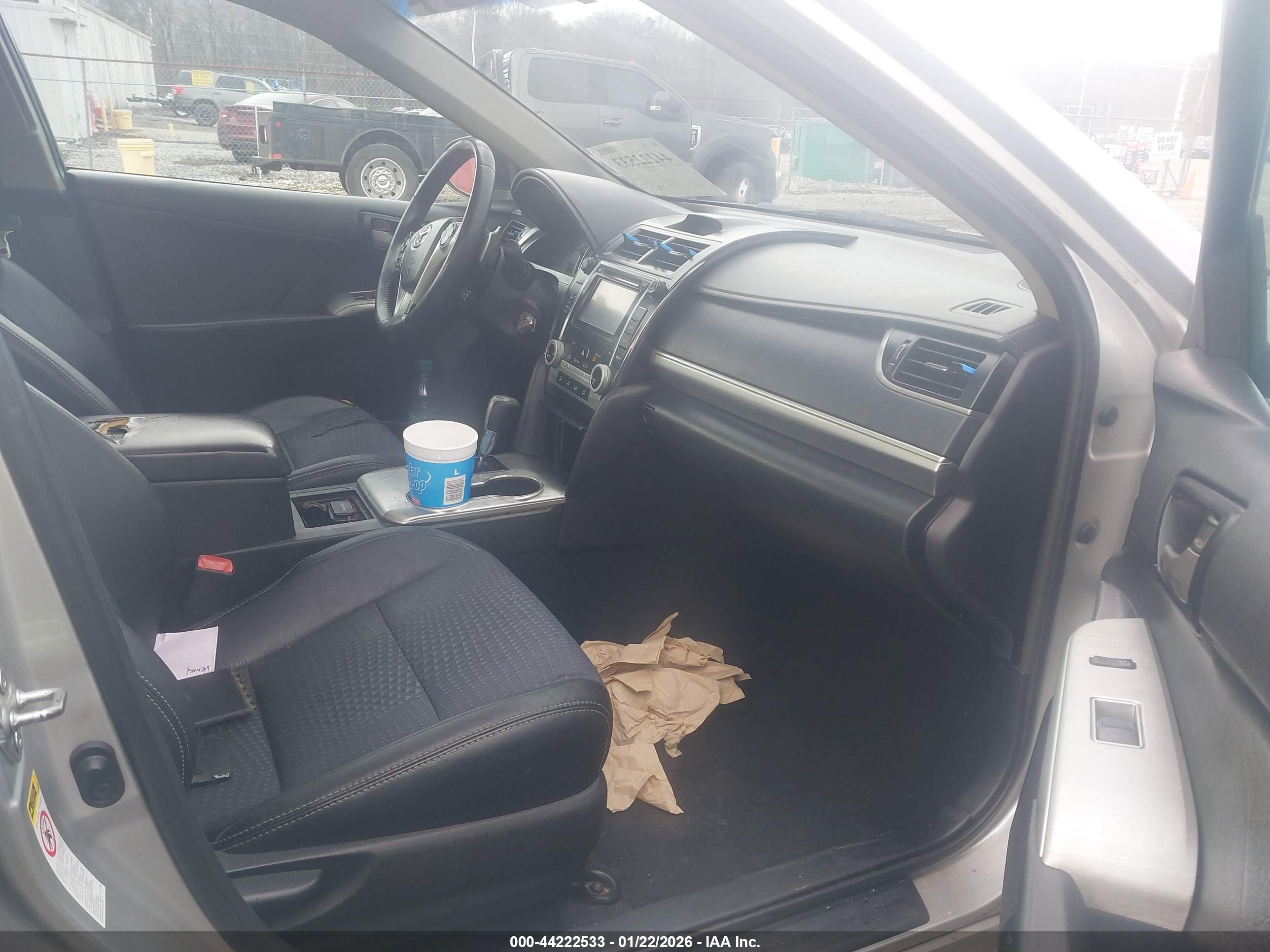 TOYOTA CAMRY image 5