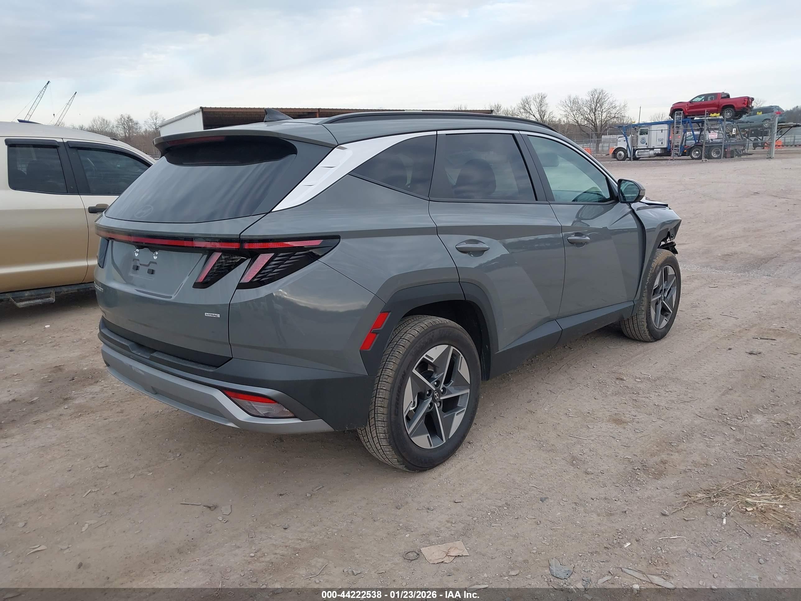 HYUNDAI TUCSON image 4