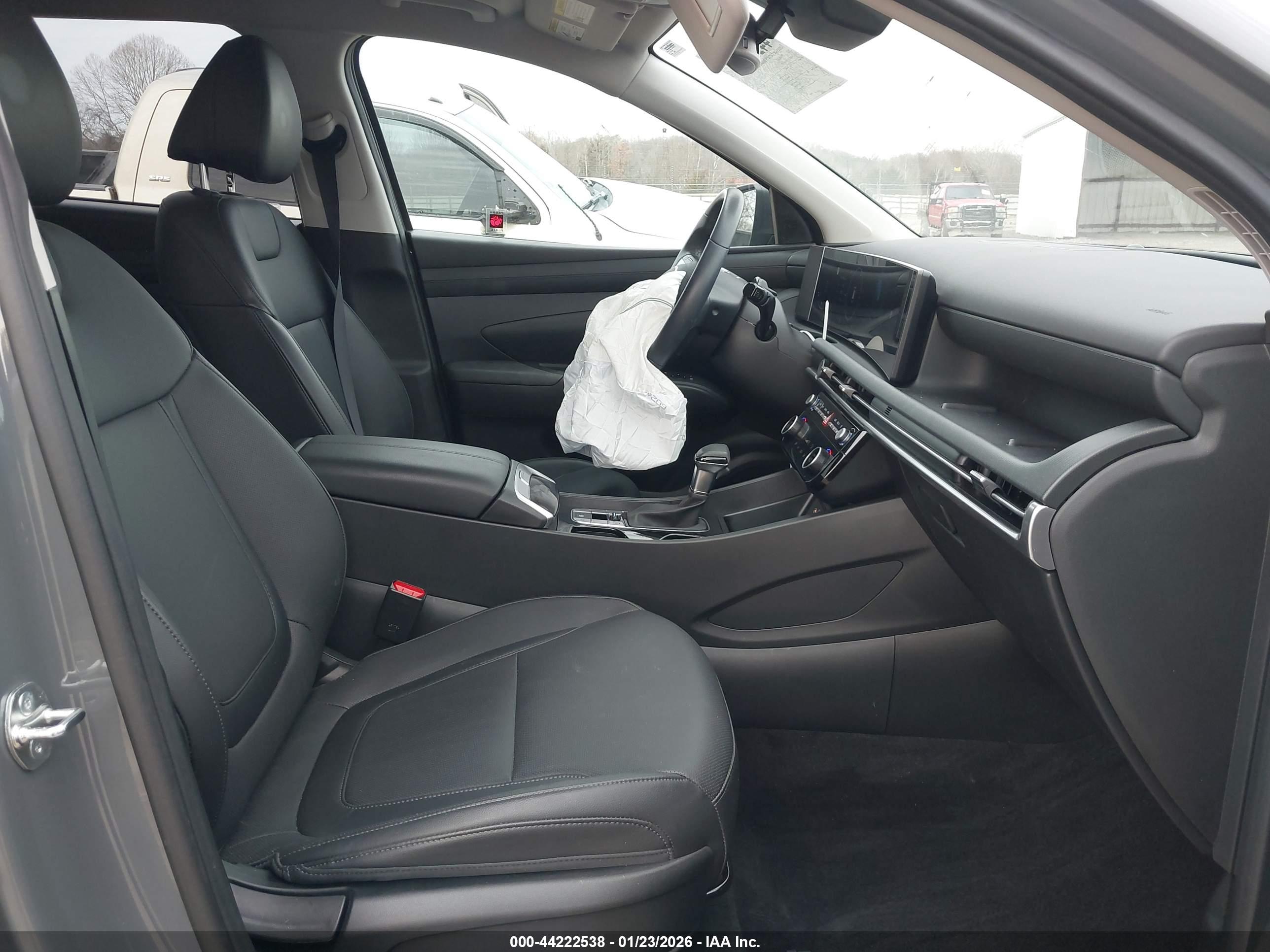HYUNDAI TUCSON image 5