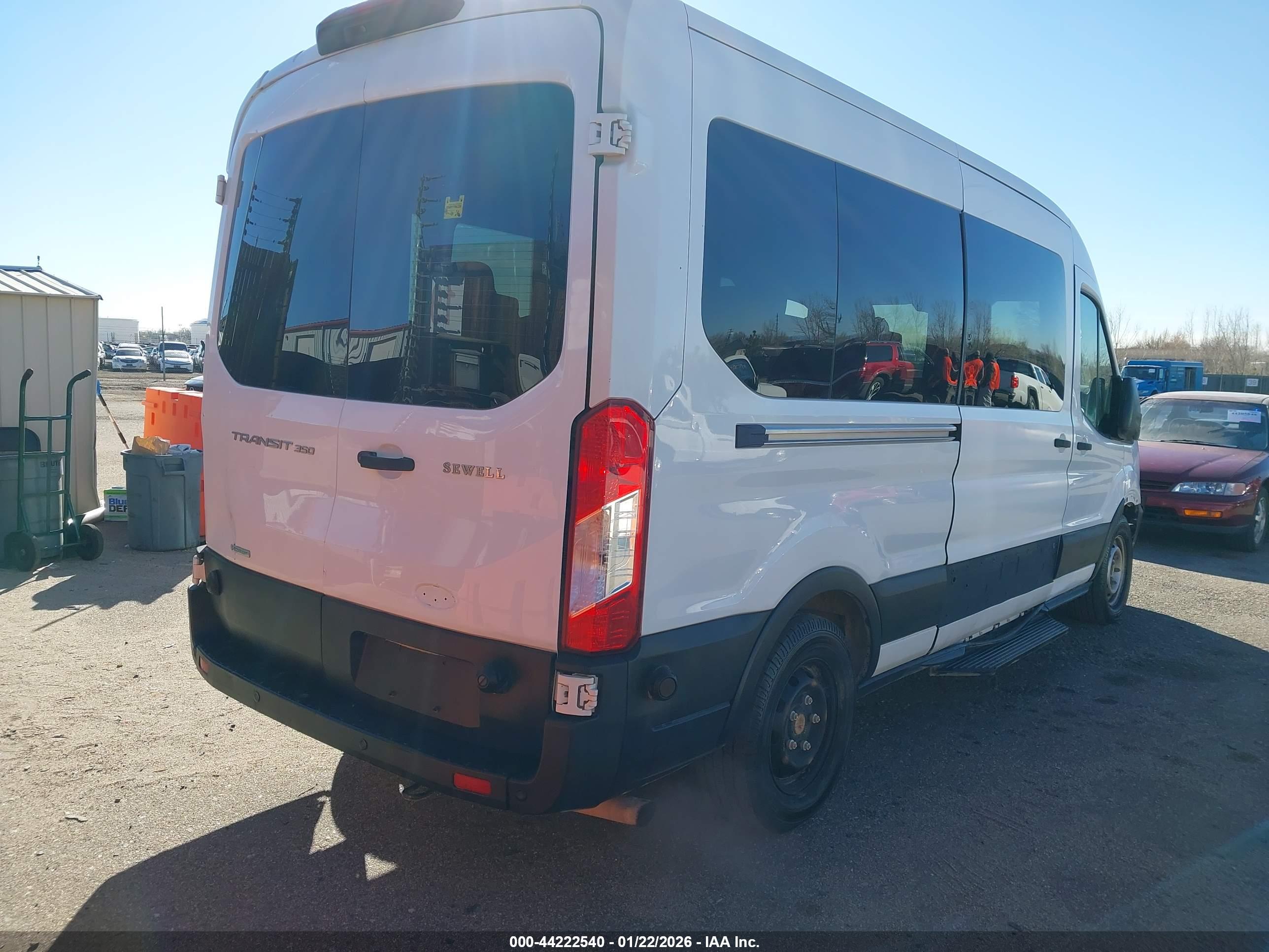 FORD TRANSIT-350 image 4