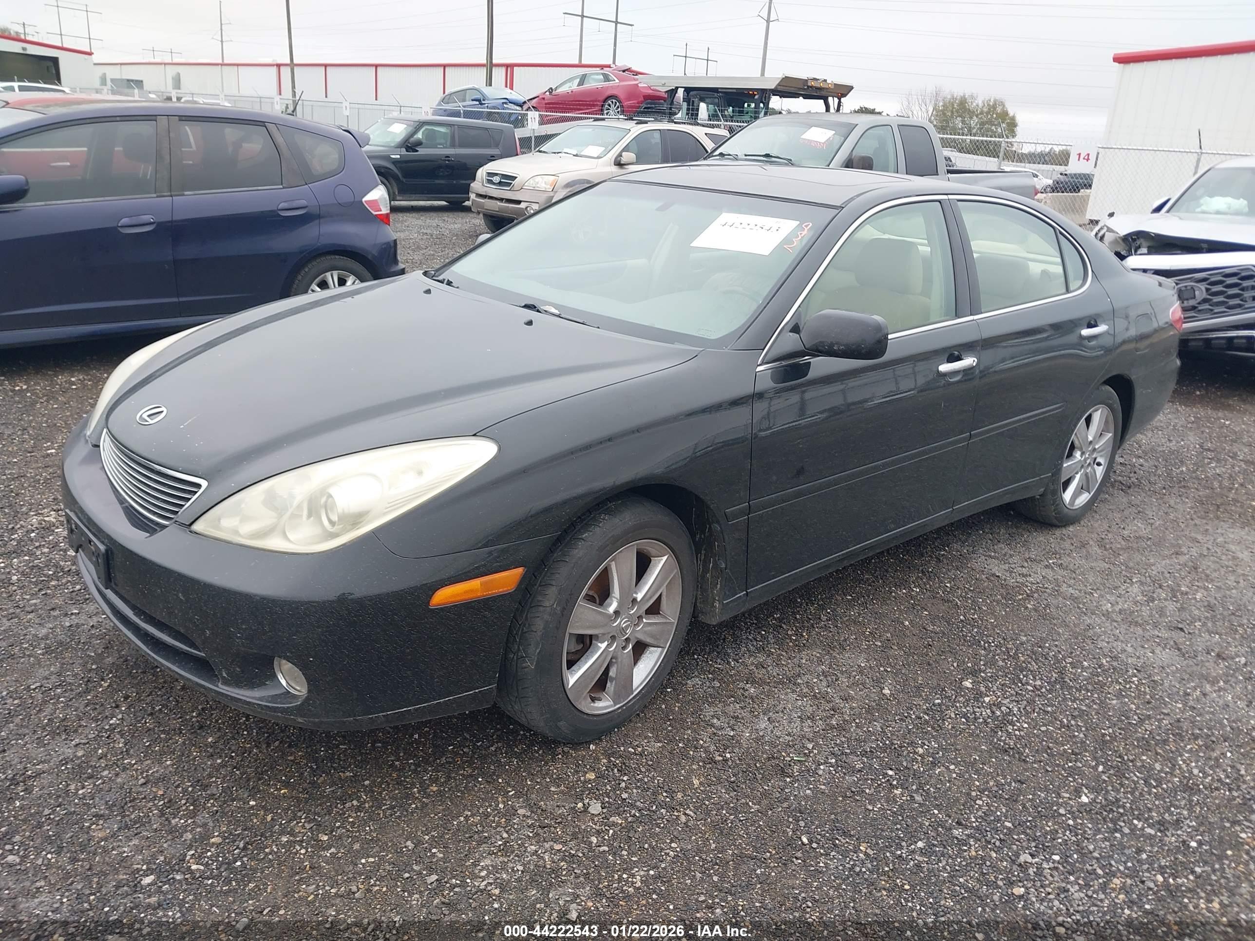 LEXUS ES image 2