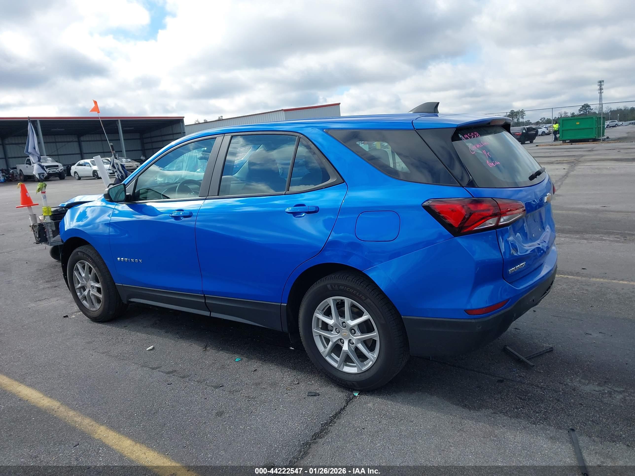 CHEVROLET EQUINOX image 3