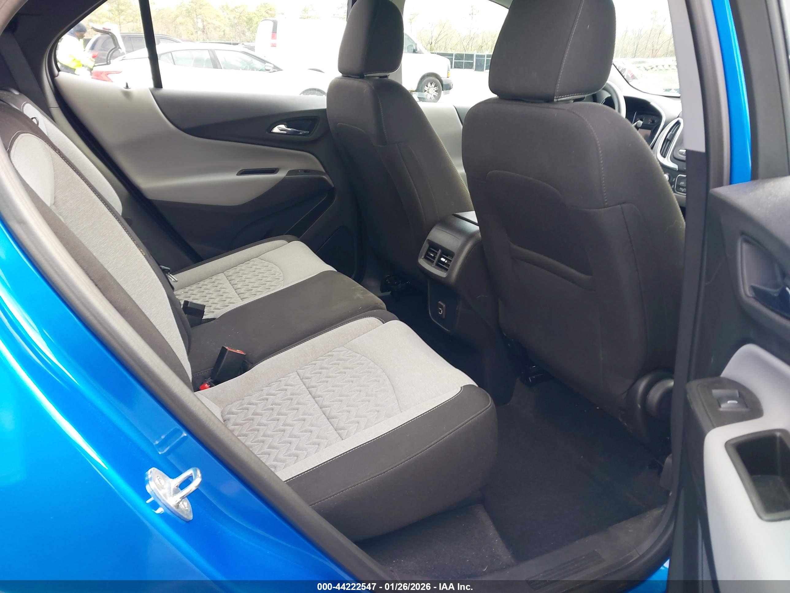 CHEVROLET EQUINOX image 8
