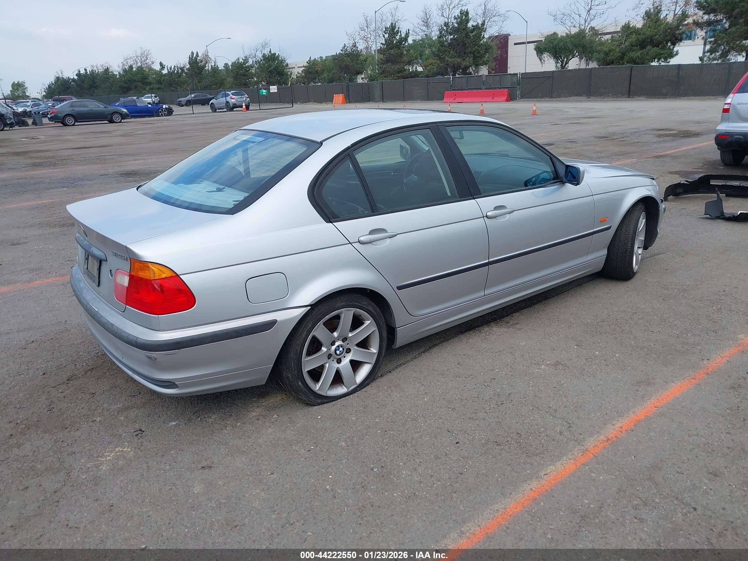 BMW 325I image 4