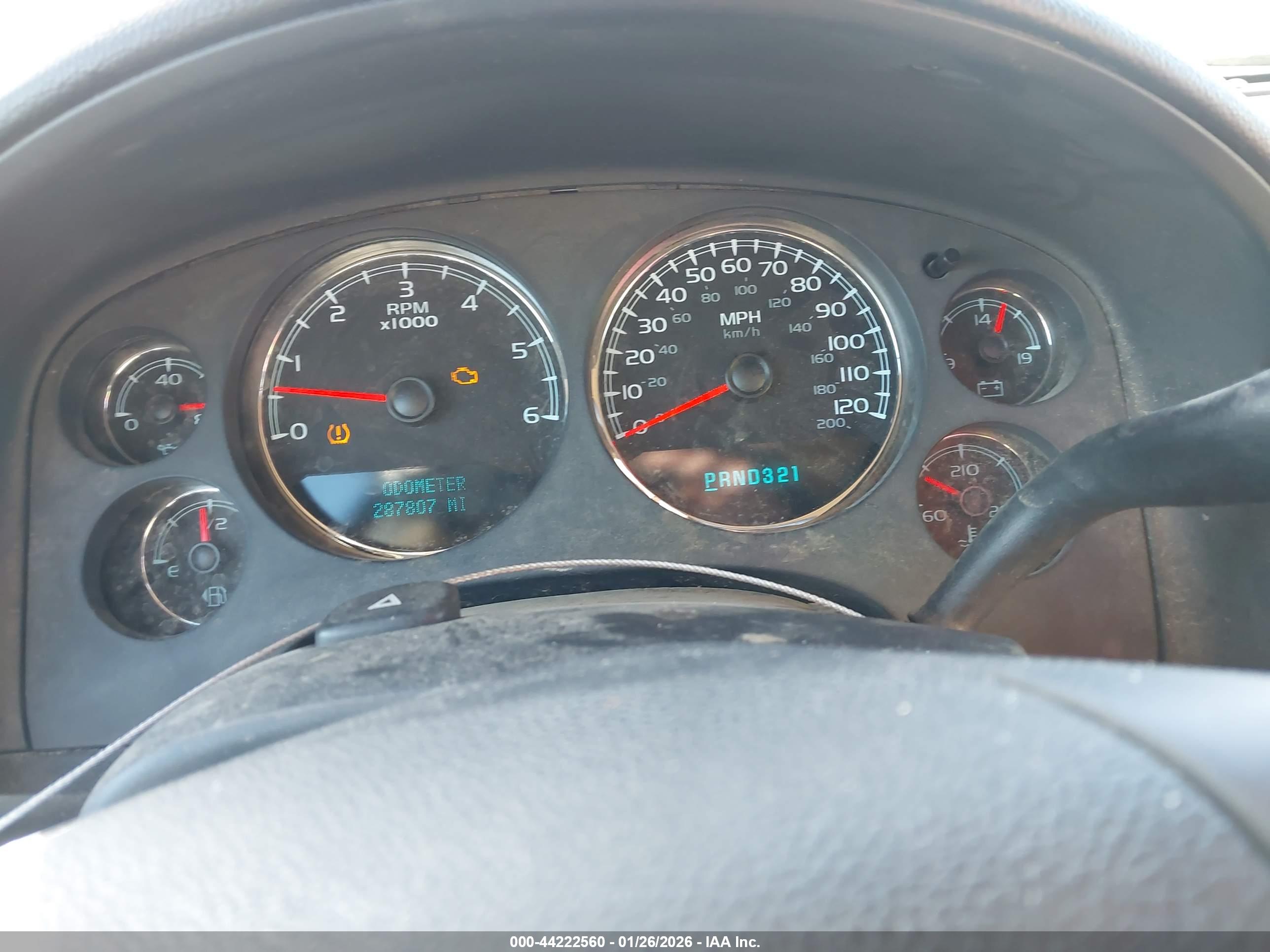 CHEVROLET SUBURBAN image 7