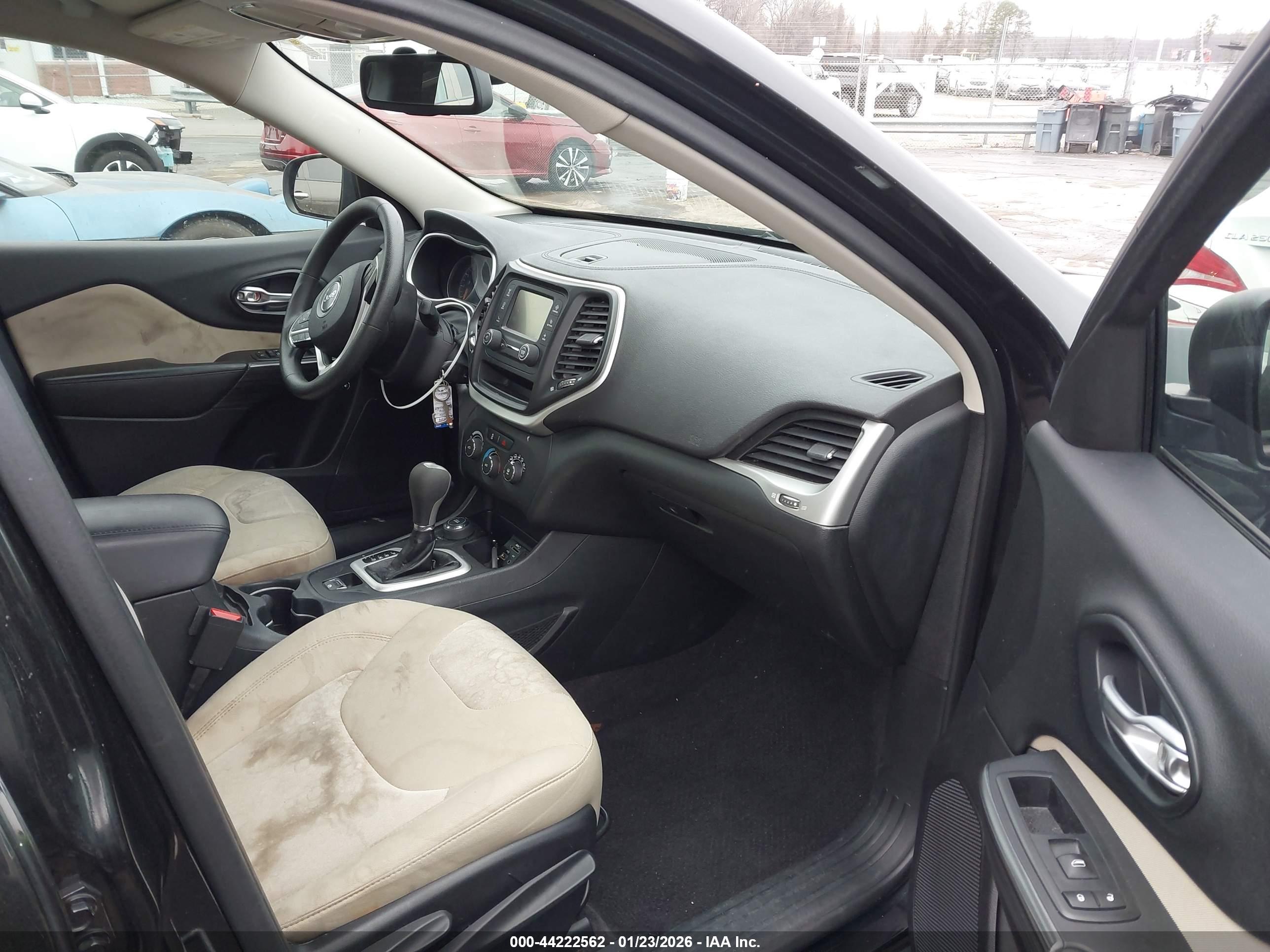 JEEP CHEROKEE image 5