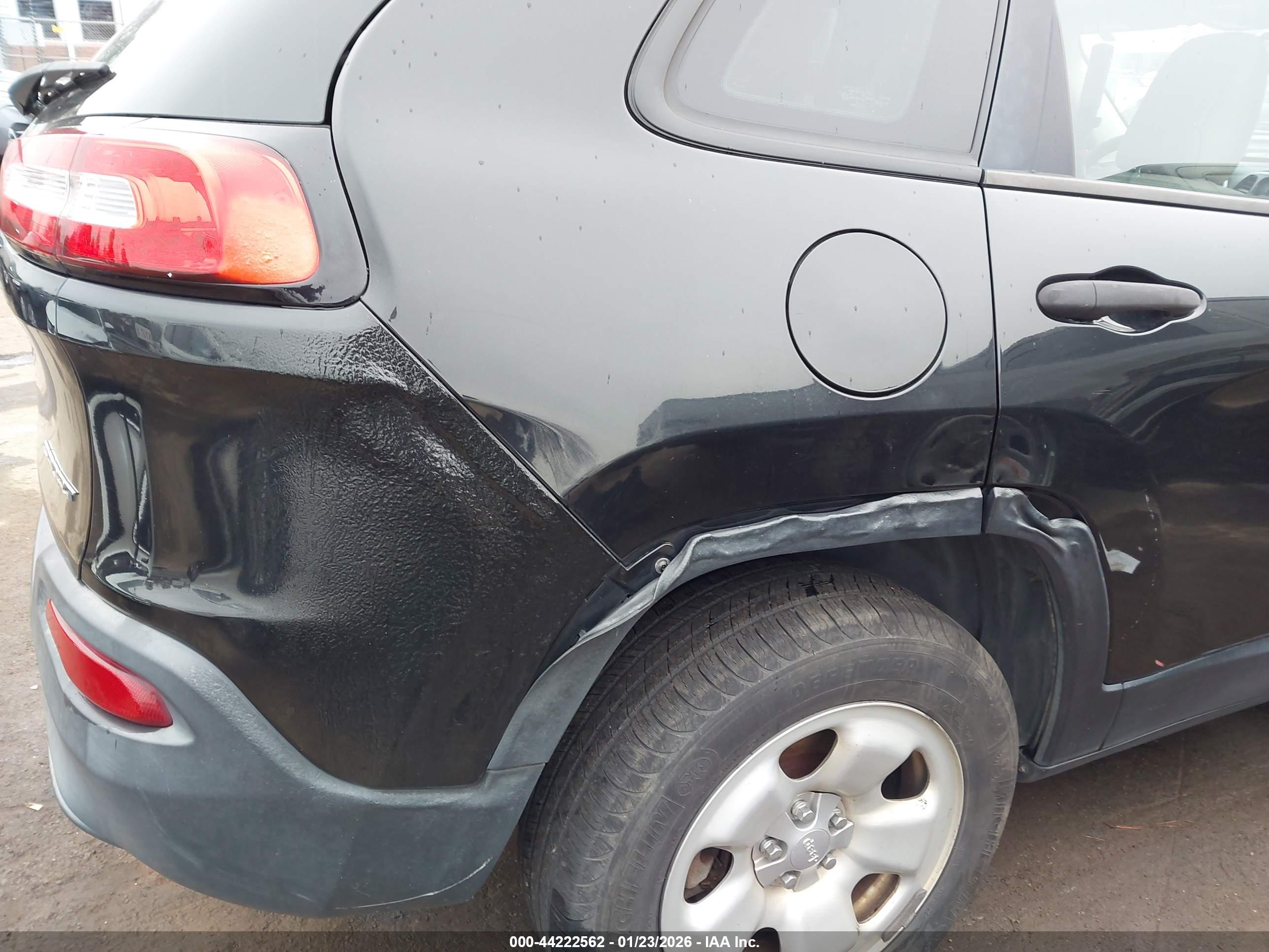JEEP CHEROKEE image 6