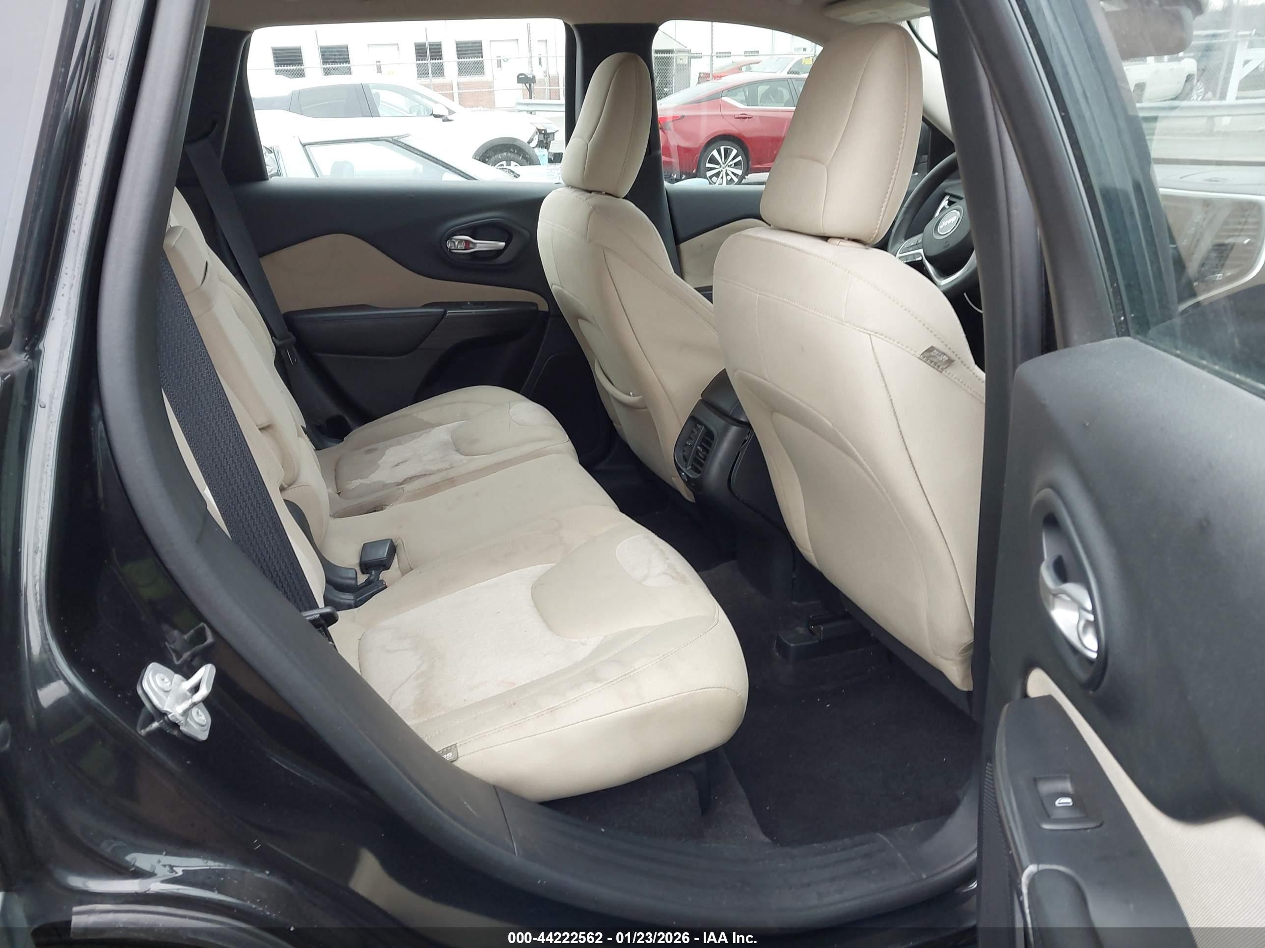 JEEP CHEROKEE image 8