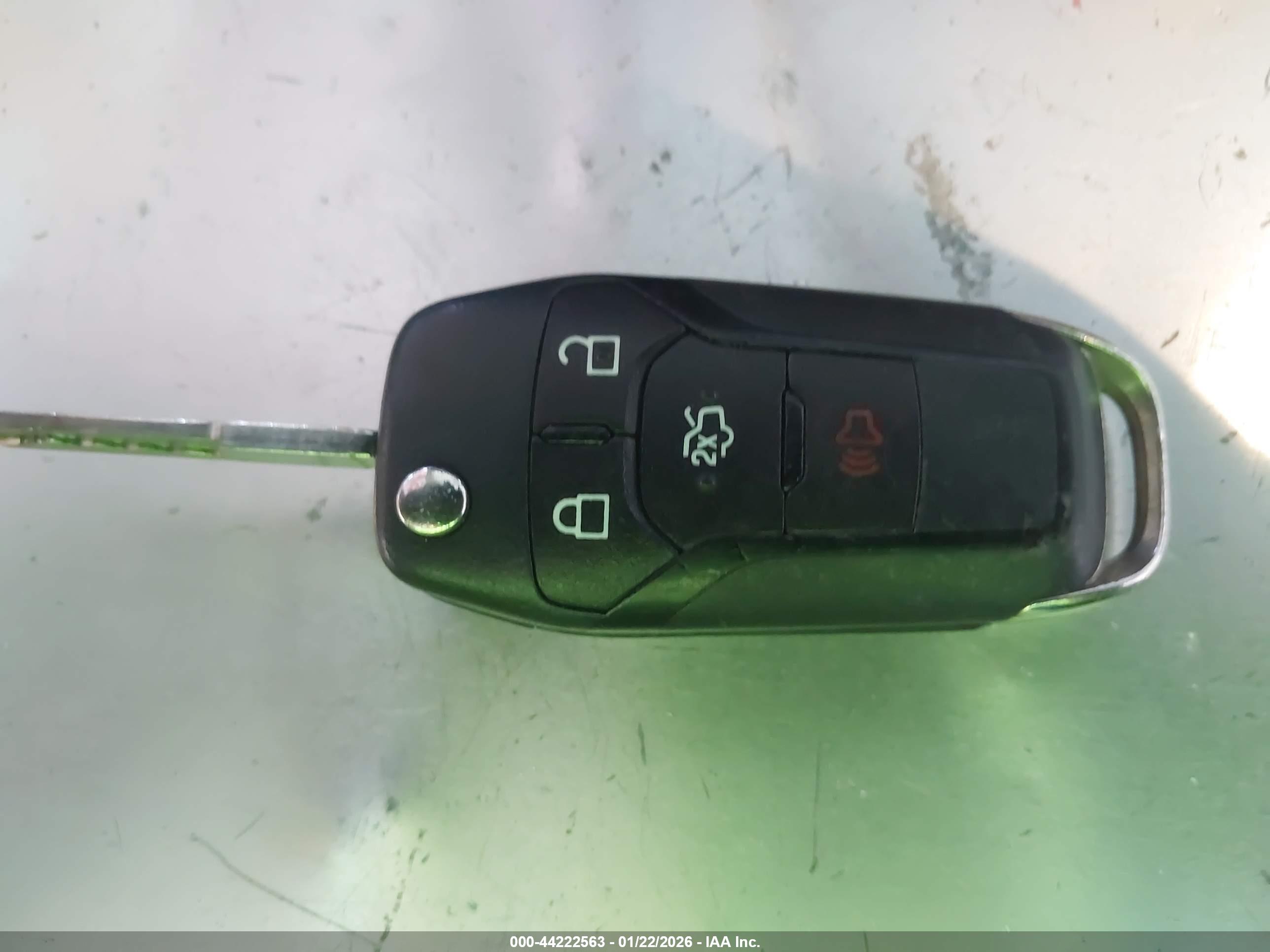 FORD FUSION image 11