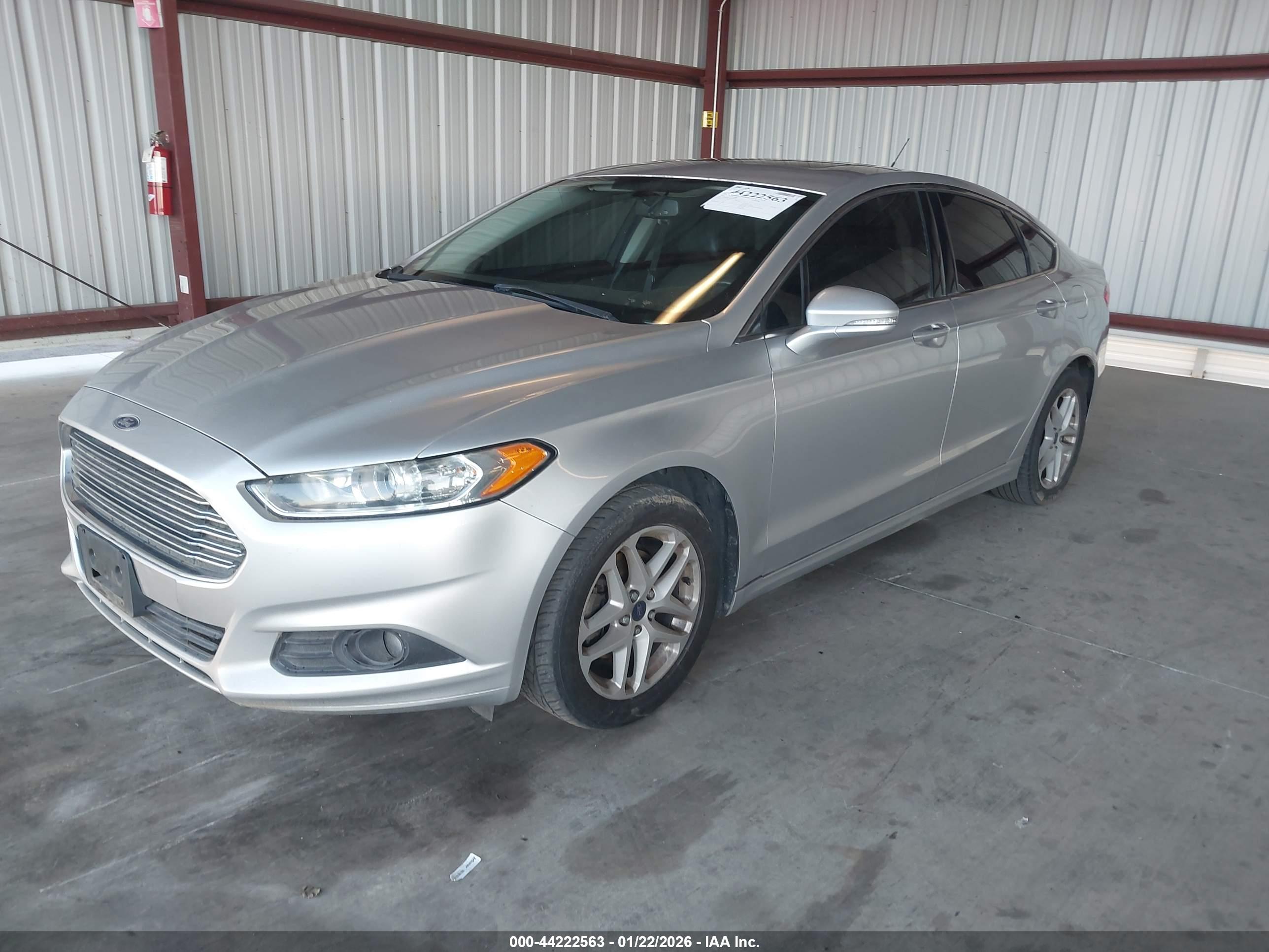FORD FUSION image 2