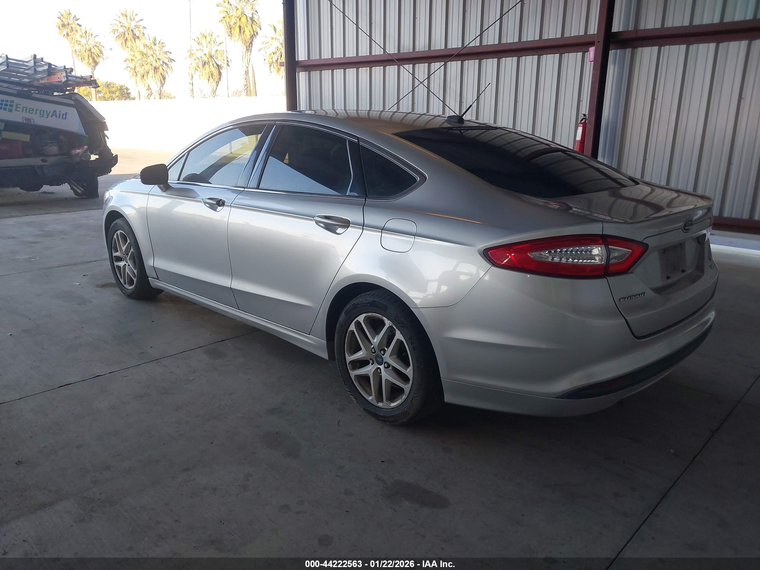 FORD FUSION image 3
