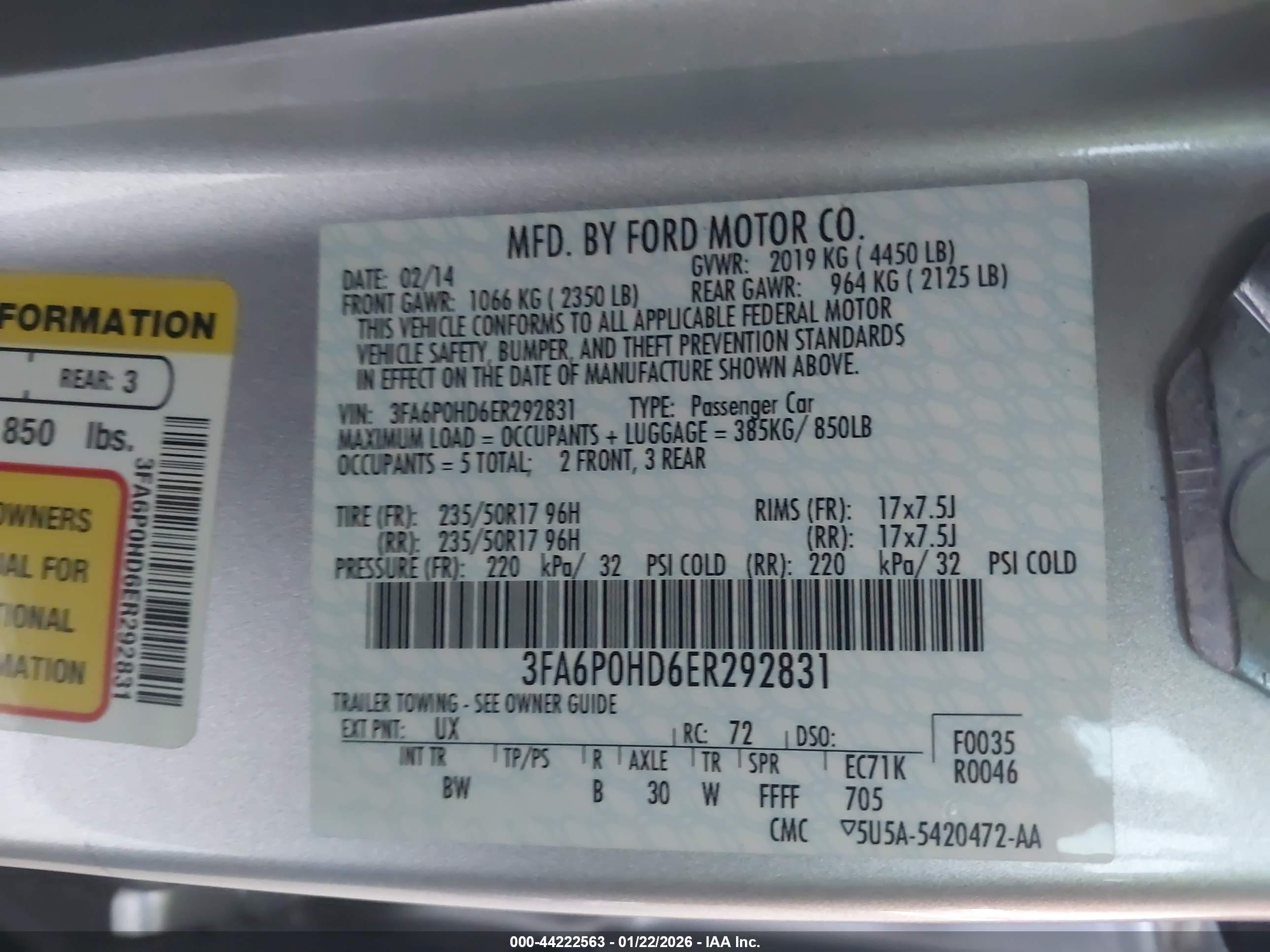 FORD FUSION image 9