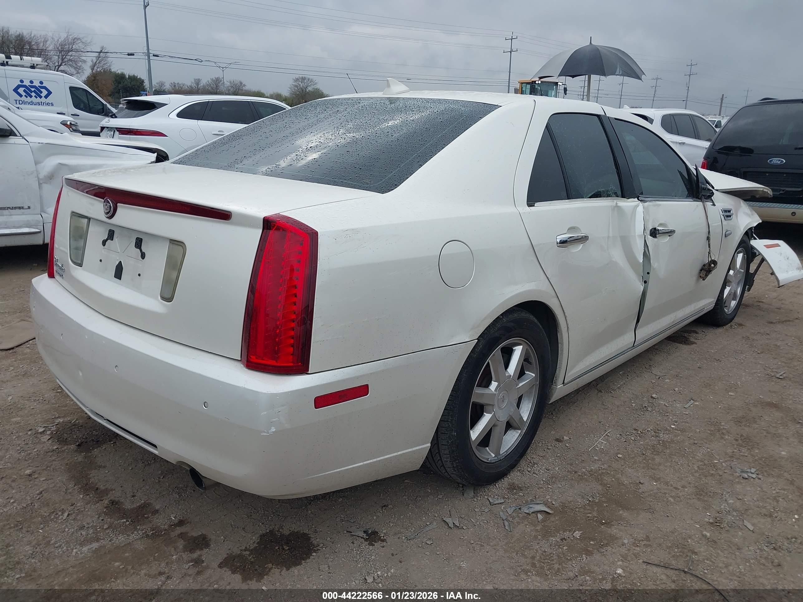 CADILLAC STS image 4