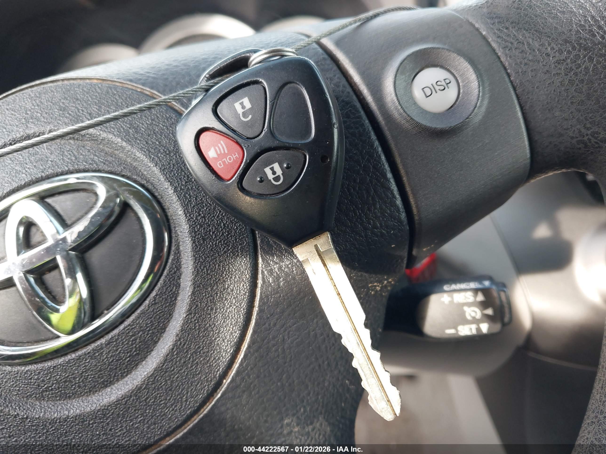 TOYOTA RAV4 image 11
