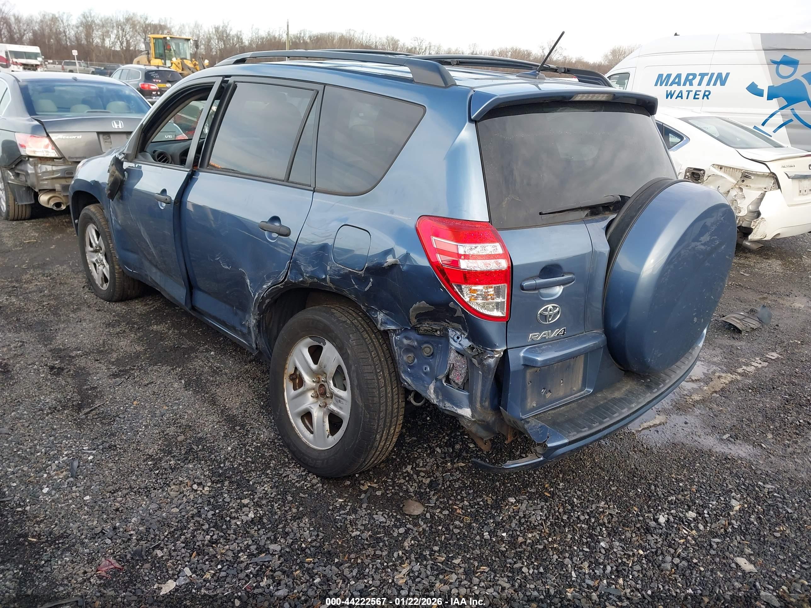 TOYOTA RAV4 image 3