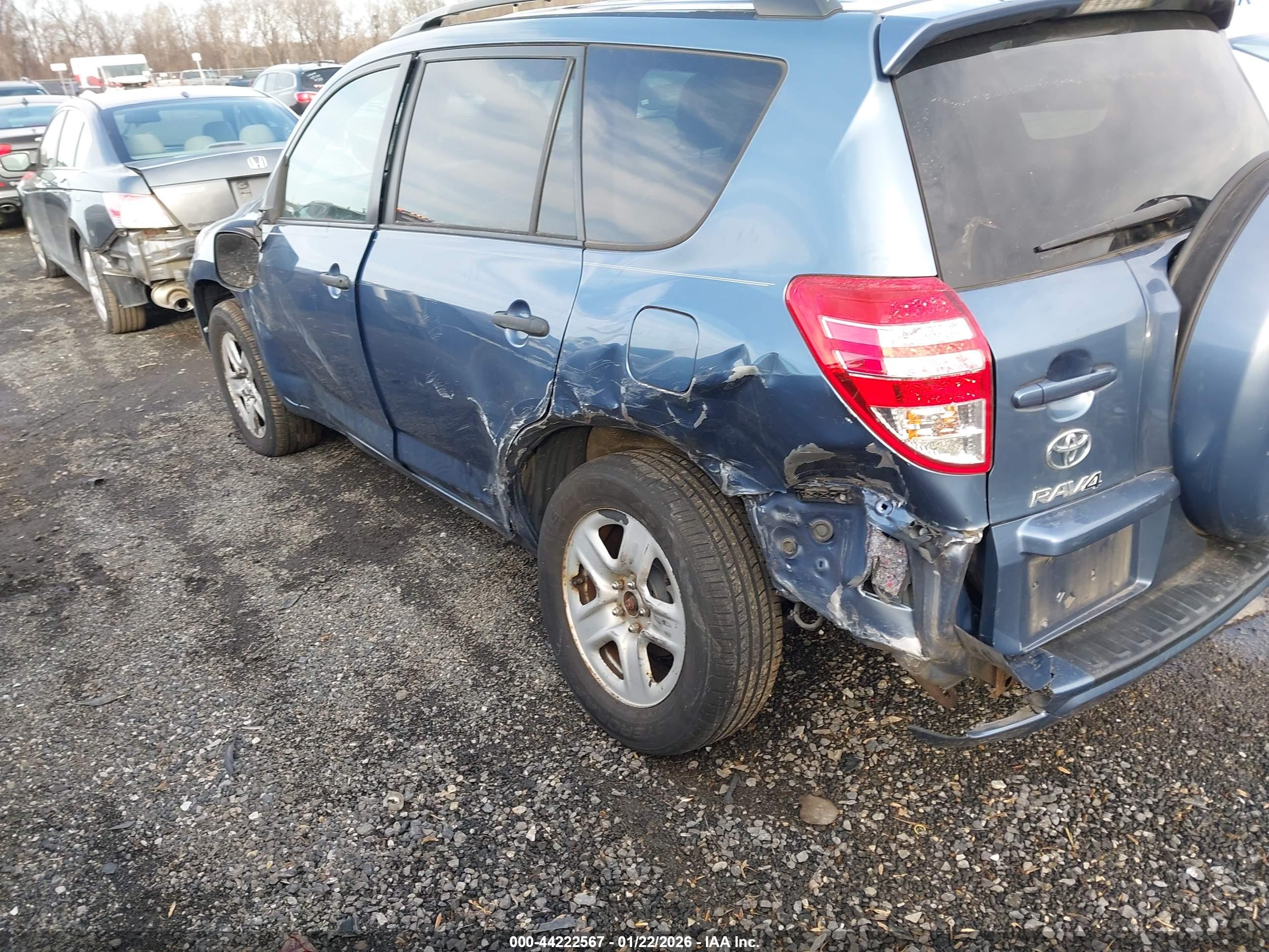 TOYOTA RAV4 image 6