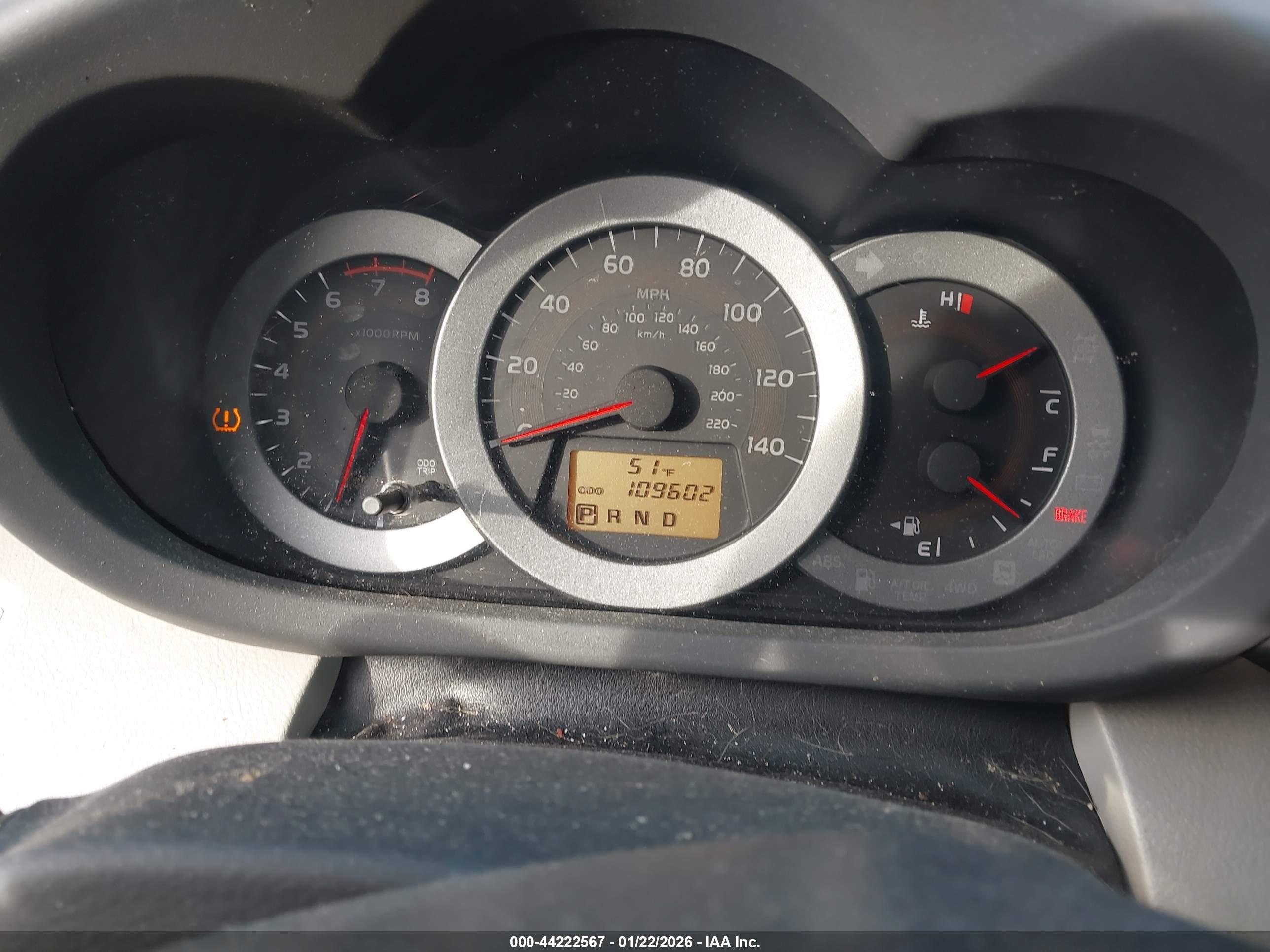 TOYOTA RAV4 image 7