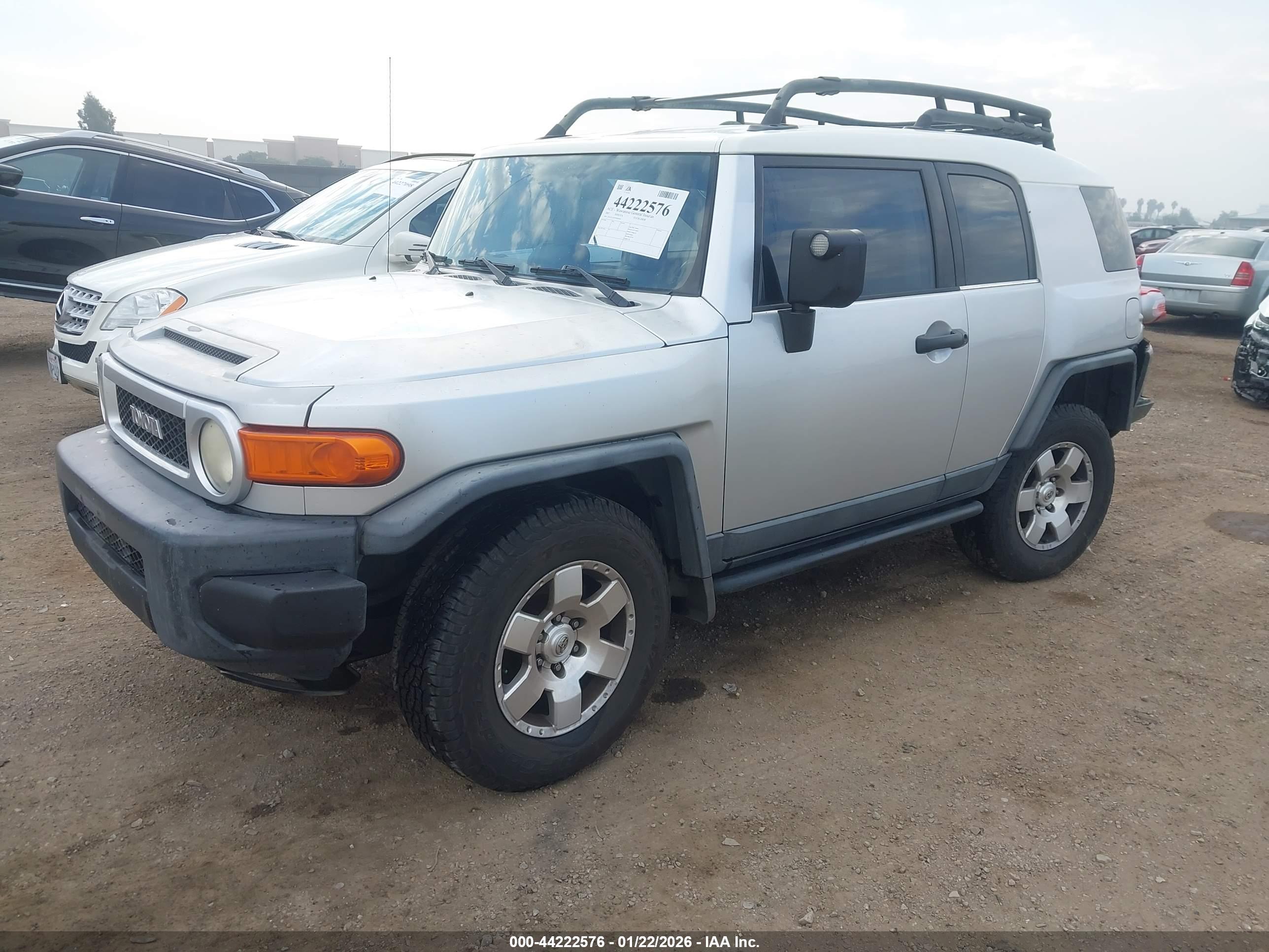 TOYOTA FJ image 2
