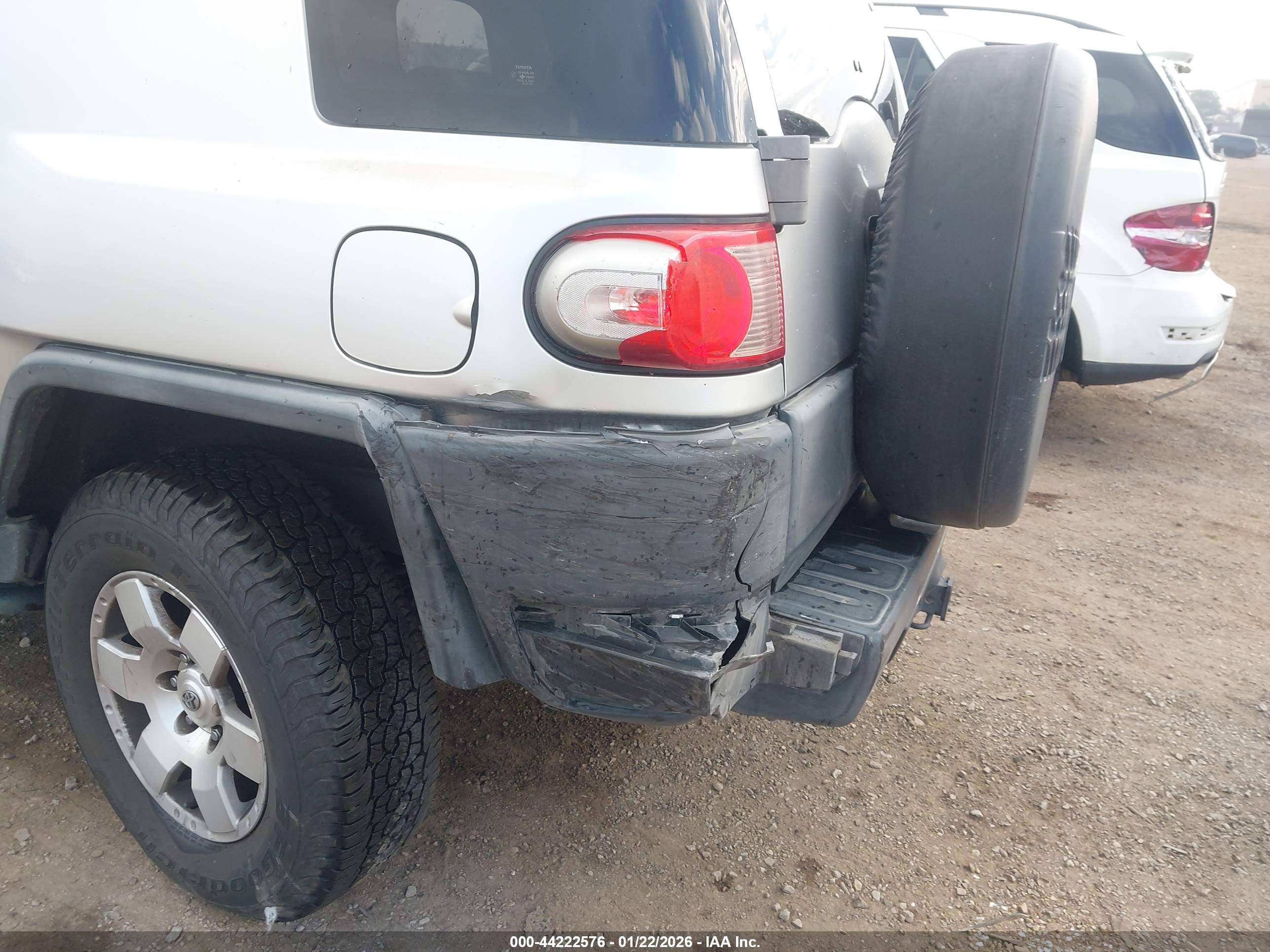 TOYOTA FJ image 6