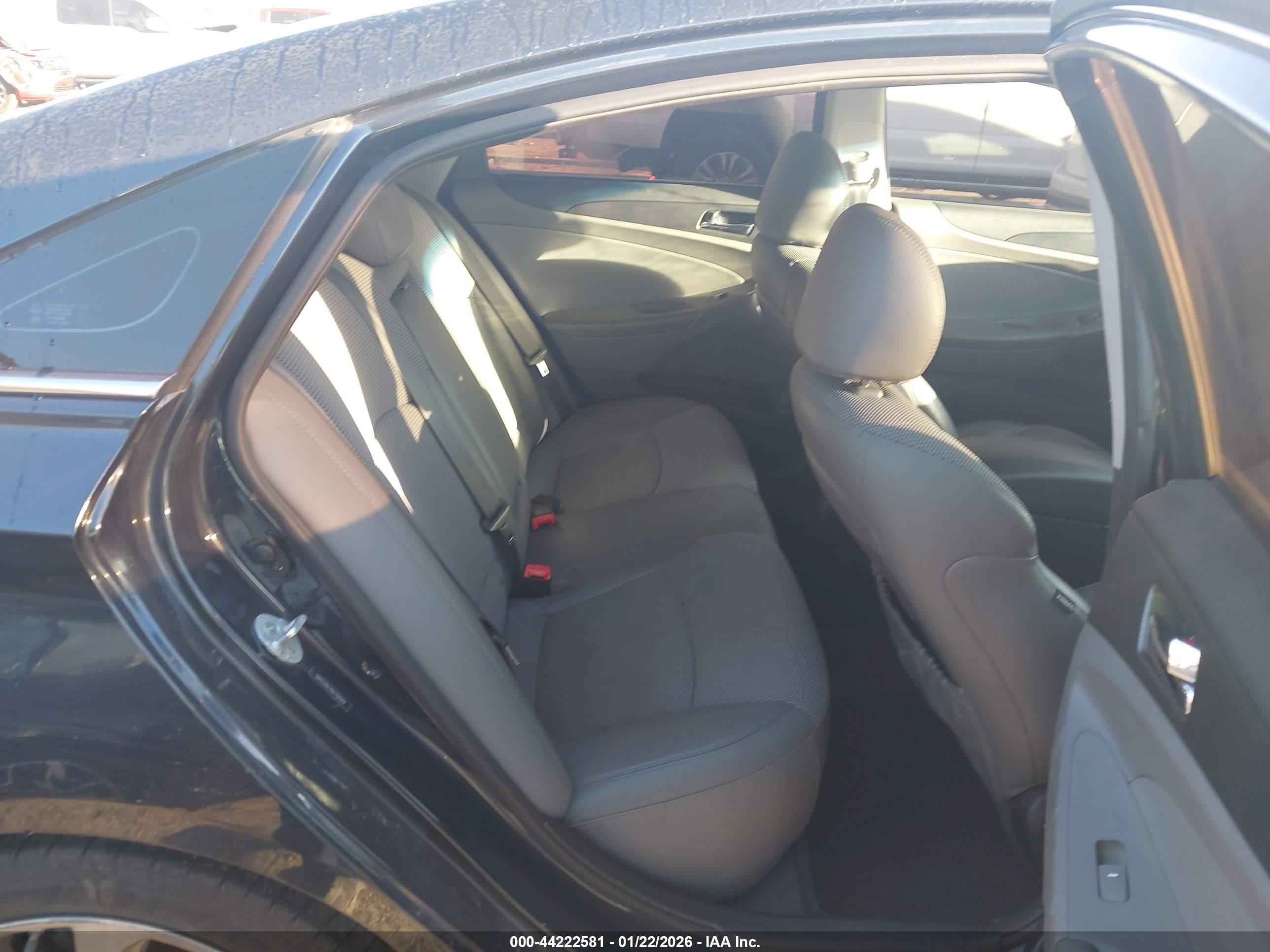 HYUNDAI SONATA image 8